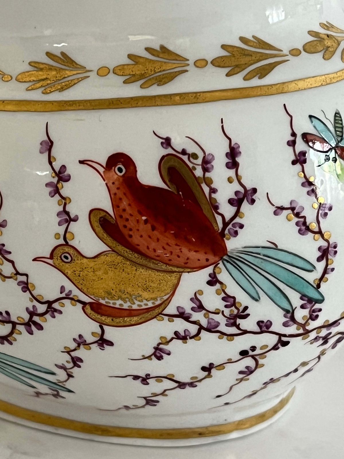 photo furniture Worcester Bfb roomkannetje uit de collectie van Lord & Lady Flight, Ho Ho Birds, ca. 1810