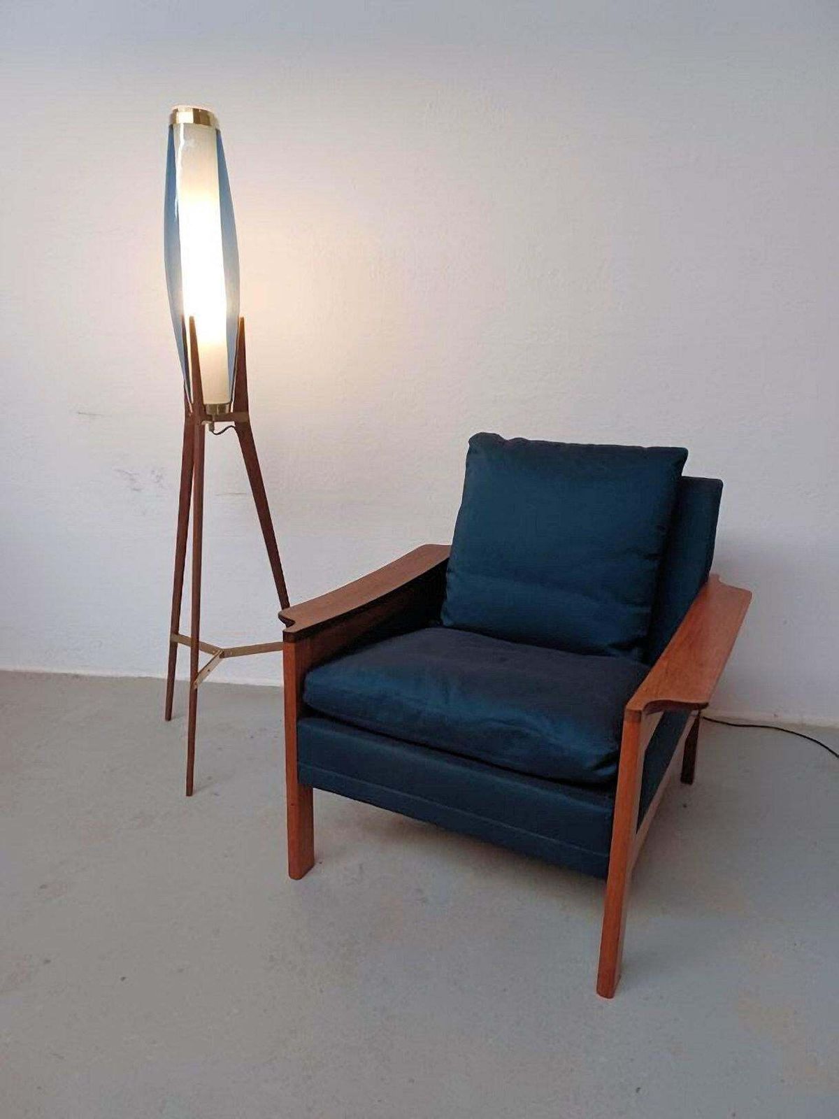 Lampadaire Svend Aage Holm Sørensen « Rocket » en verre opalin soufflé à la bouche, années 1950 photo vinterior