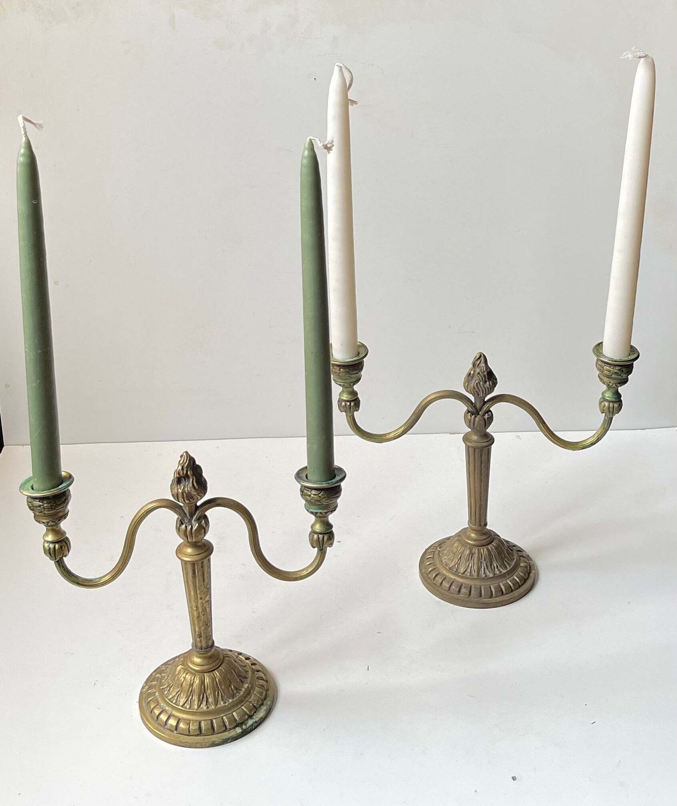 Chandeliers d'époque de style Louis XIV en bronze, lot de 2 photo furniture