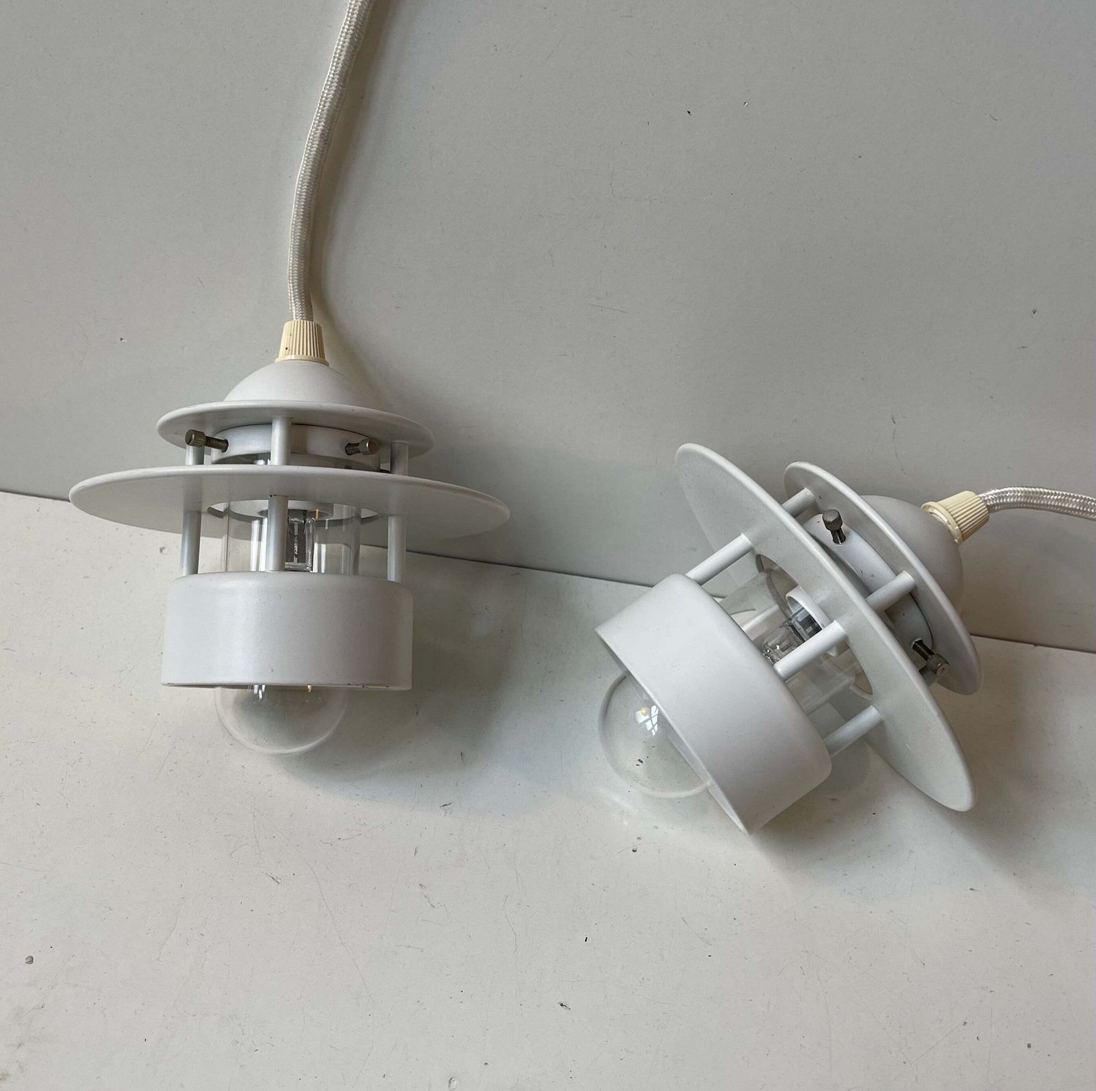 Louis Poulsen kleine witte minimalistische Planet Orbit badkamer plafondlampen photo 600.0