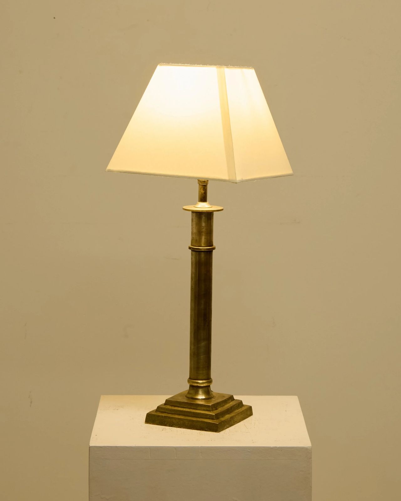 Nikkel kolomlamp, ca. jaren 1950 photo vinterior