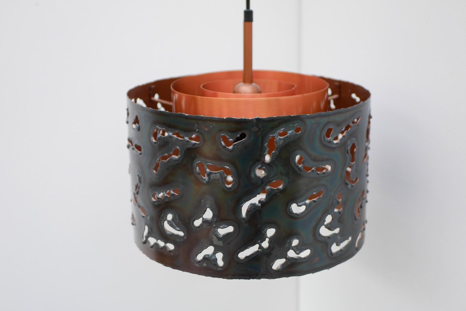 Brutalistische koperen hanglamp van Boréns, jaren 1970 photo furniture