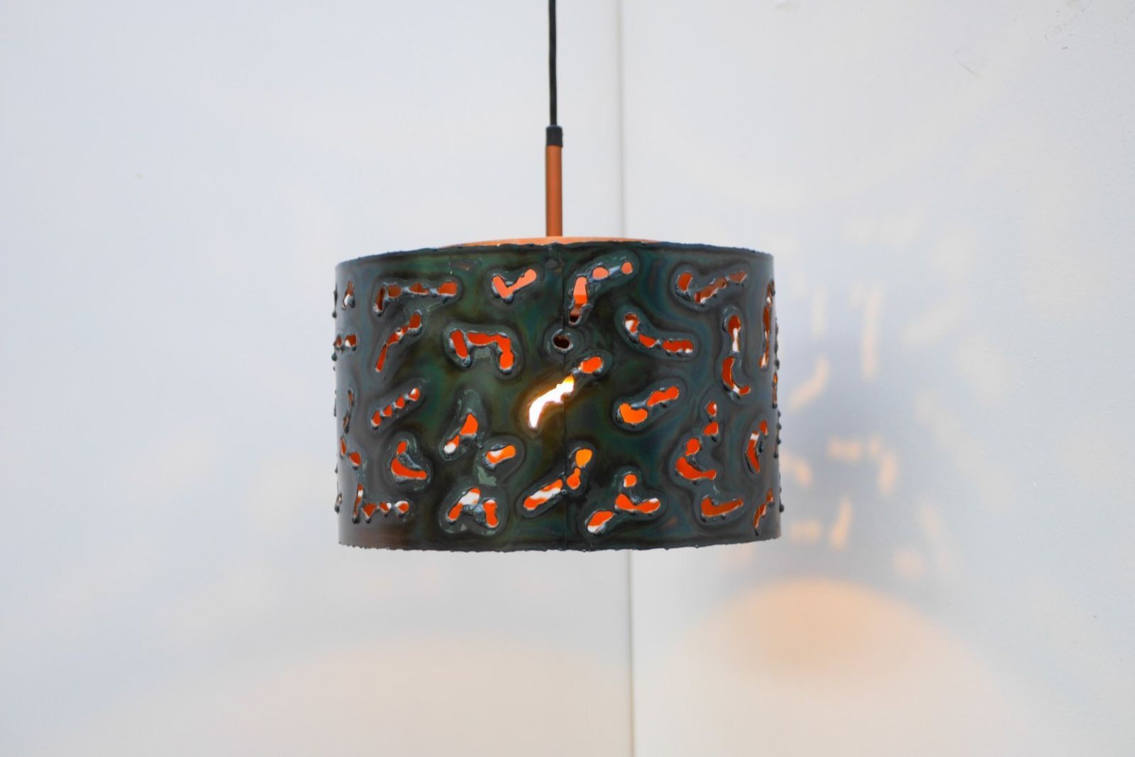 Brutalistische koperen hanglamp van Boréns, jaren 1970 photo for sale