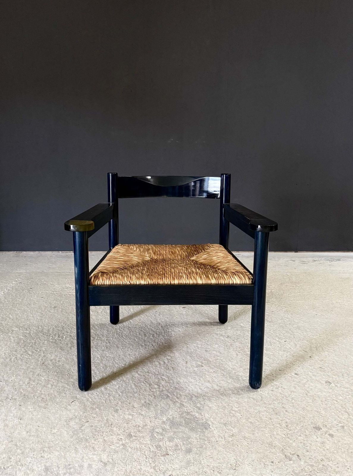 Mcm Design Black Lounge Chair By Vico Magistretti photo 1400.0