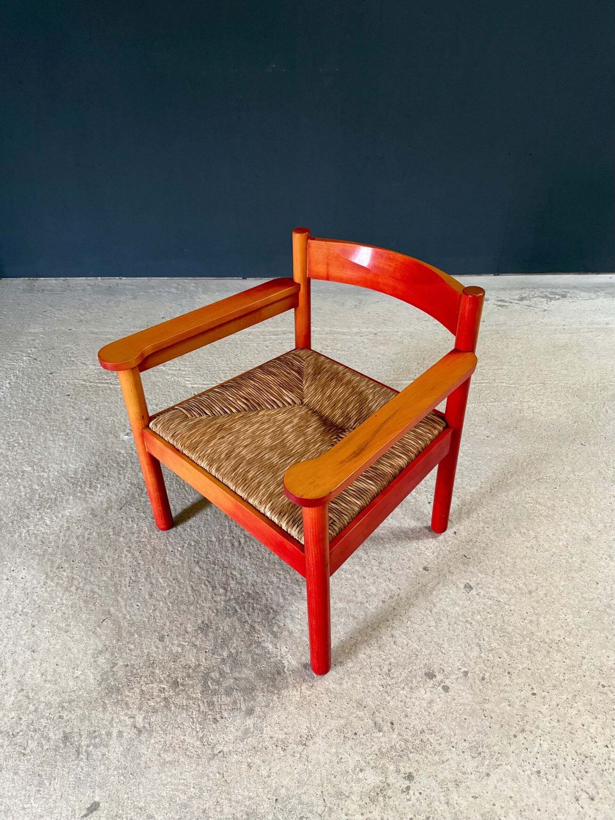 Mcm Design rode loungestoel van Vico Magistretti photo vinterior