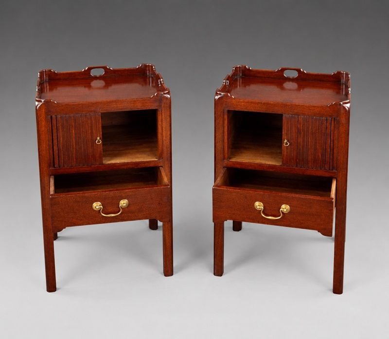 Een paar bedside cupboards in Georgische stijl photo Meubels