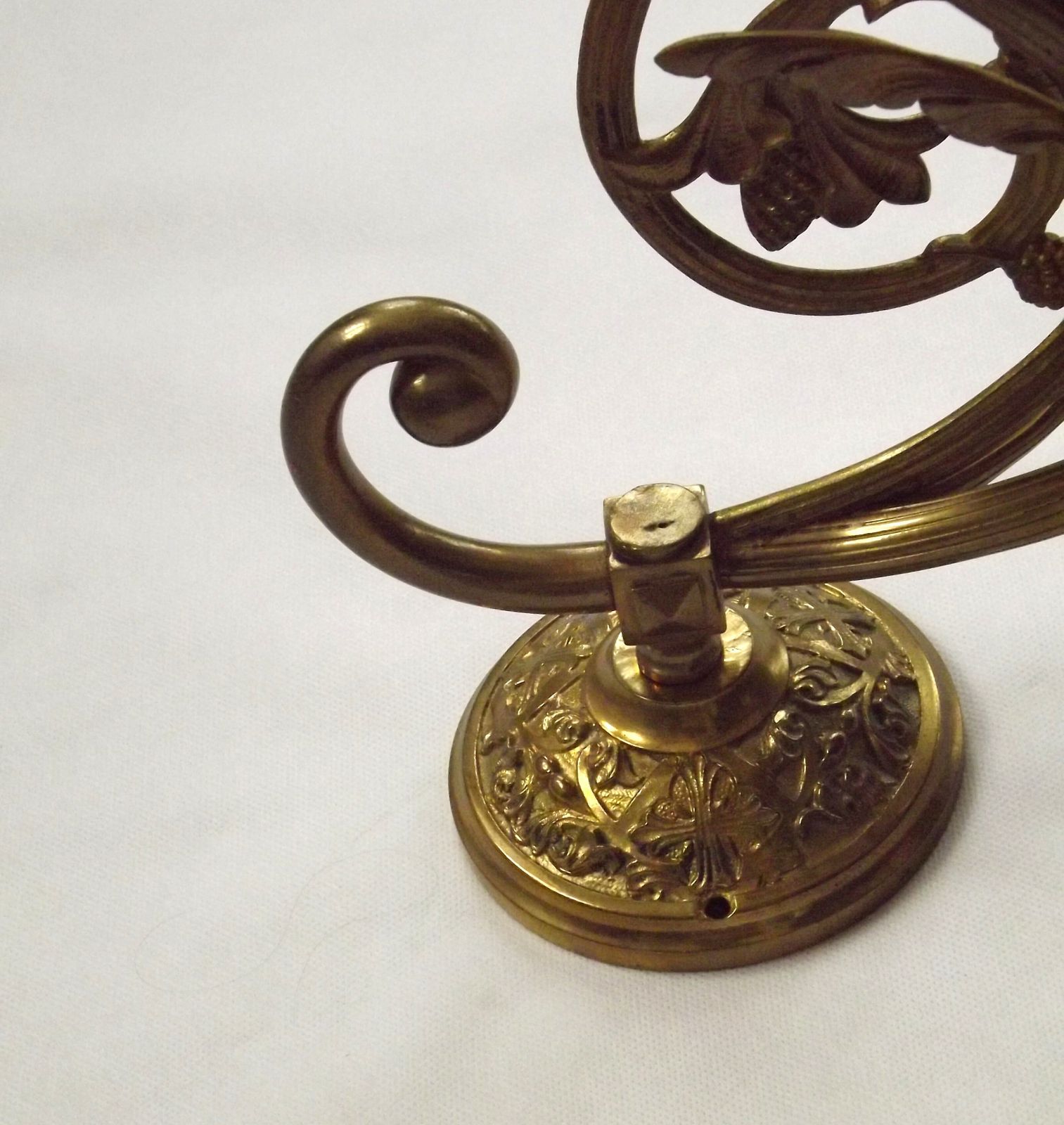 French Vintage Double Brass Wall Light Ornate Scrolled Arms Frilled Glass Shades photo buy