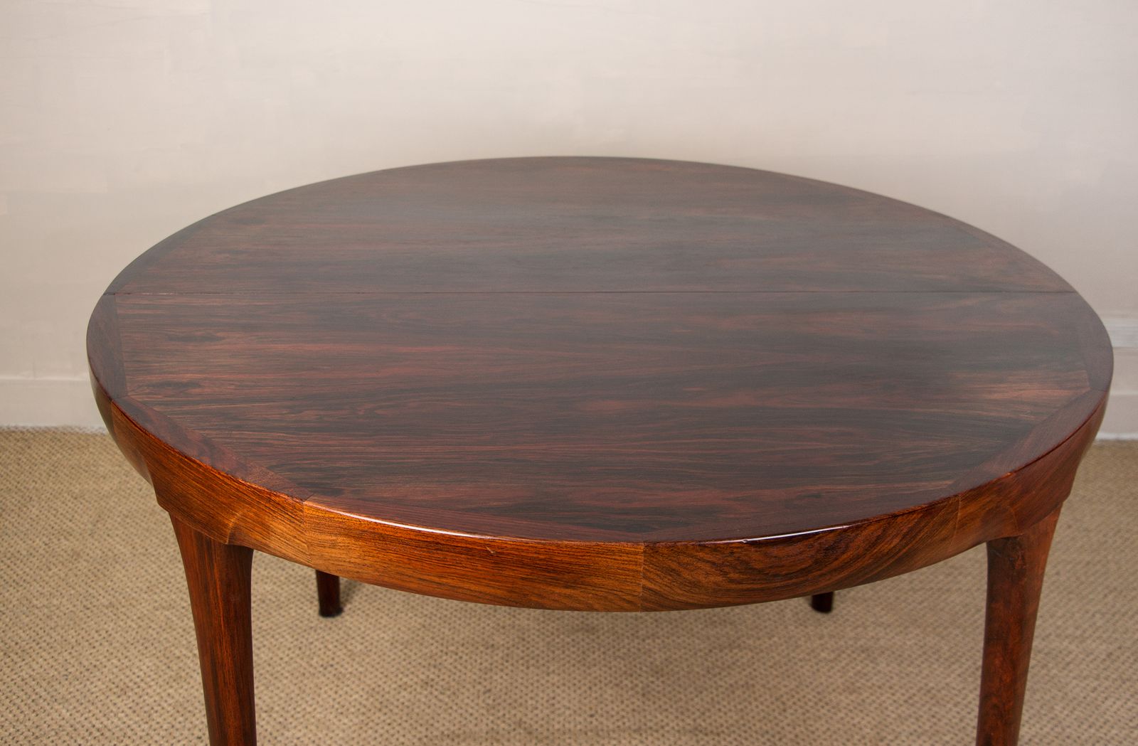 Danish Extendable Dining Table In Rosewood By Ib Kofod Larsen For Faarup Mobelfabrik 1960. photo vinterior