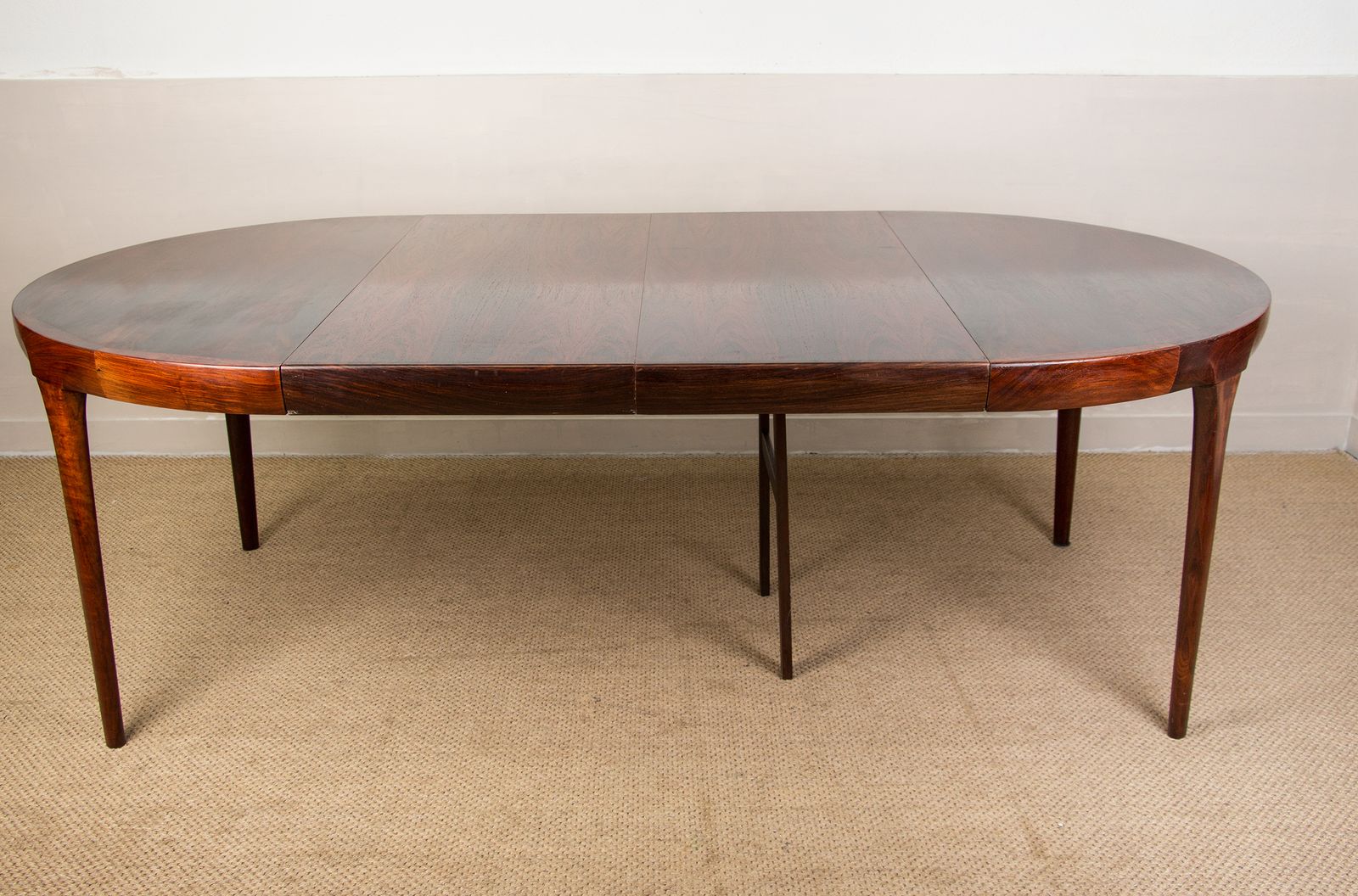 Danish Extendable Dining Table In Rosewood By Ib Kofod Larsen For Faarup Mobelfabrik 1960.
