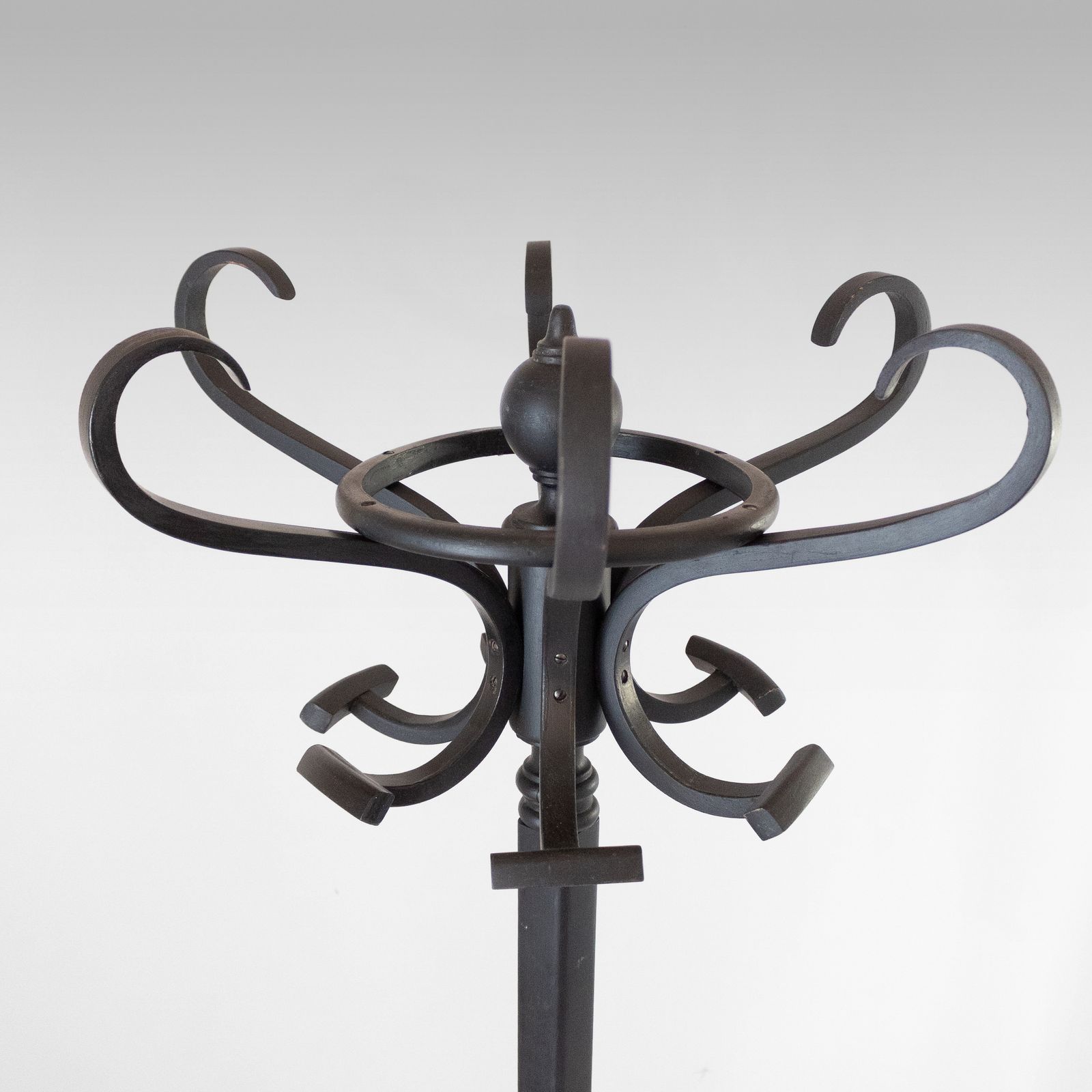 Porte-manteau d'époque en bois courbé de style Thonet, vers 1900 photo vinterior