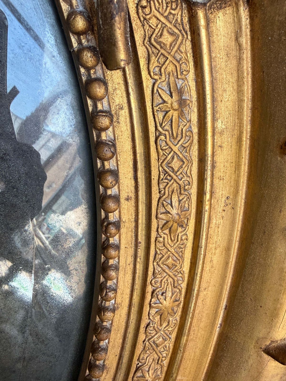 19th Century European Giltwood Oval Heraldic Mirror With Coat Of Arms photo 6915.0