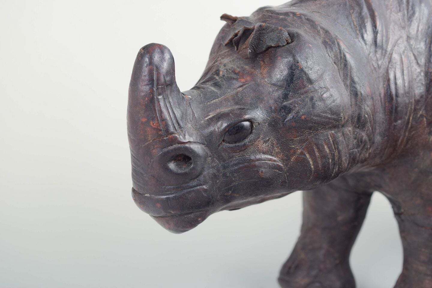 Omersa voor Liberty & Co., London. Groot leren neushoornfiguur. Midden 20e eeuw. photo for sale