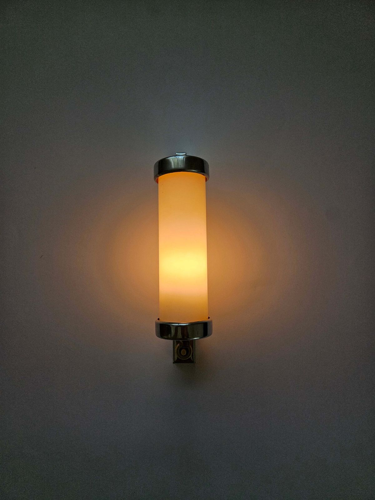photo buy Zeldzame chromen wandlamp, Bauhaus, art deco, functionalisme, jaren 1930