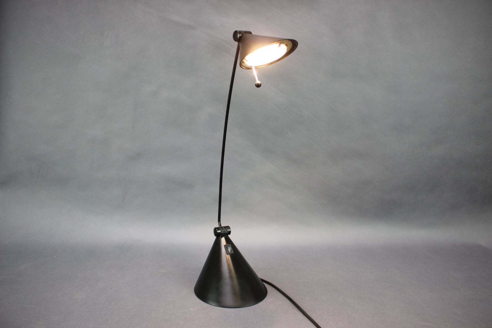 324.0 Lampe de table italienne Candy Light réglable noire, années 1990 photo