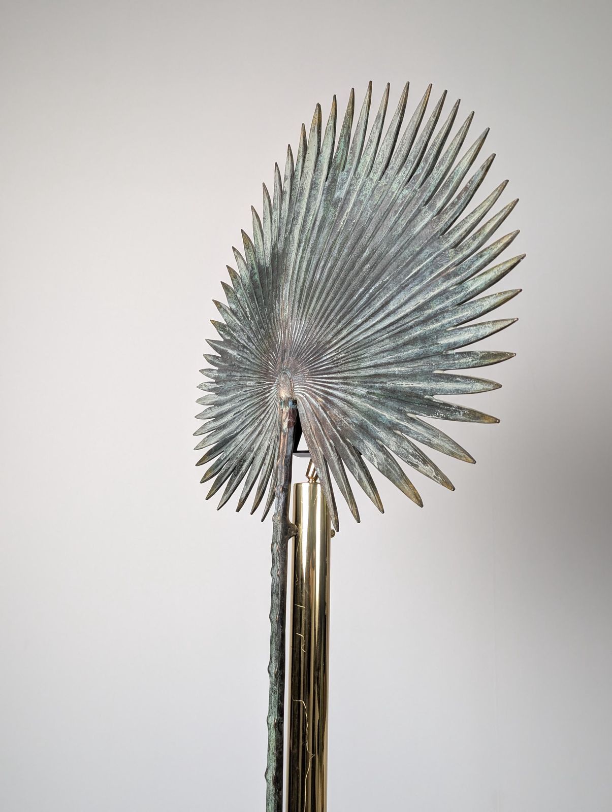 Lampadaire sculptural Valenti en bronze et laiton, feuille de palmier, années 1970 photo vinterior