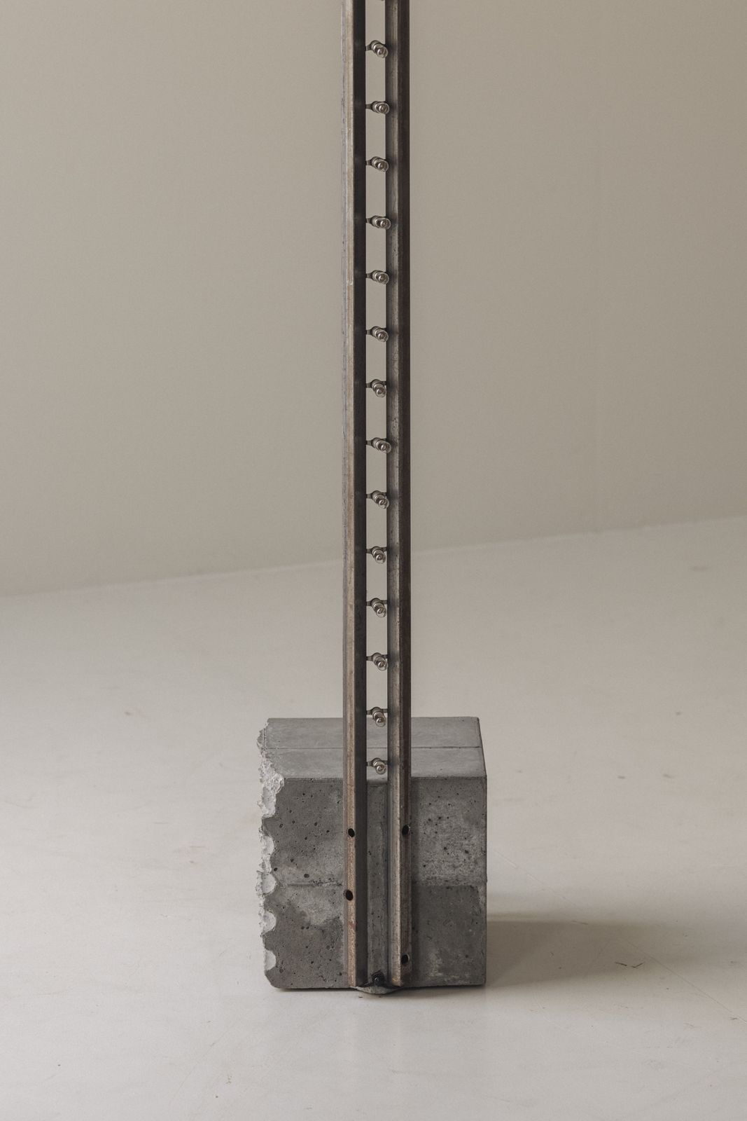 Sculptural Brutalist Floor Lamp In Concrete And Steel, 1980s. photo Lighting