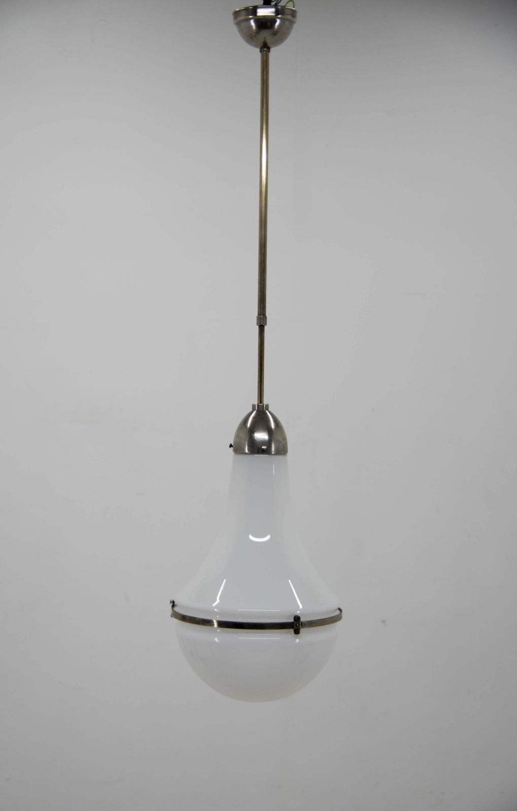 Art Deco Hanglamp van Peter Behrens, Opalineglas, jaren 1910, Verstelbaar photo furniture
