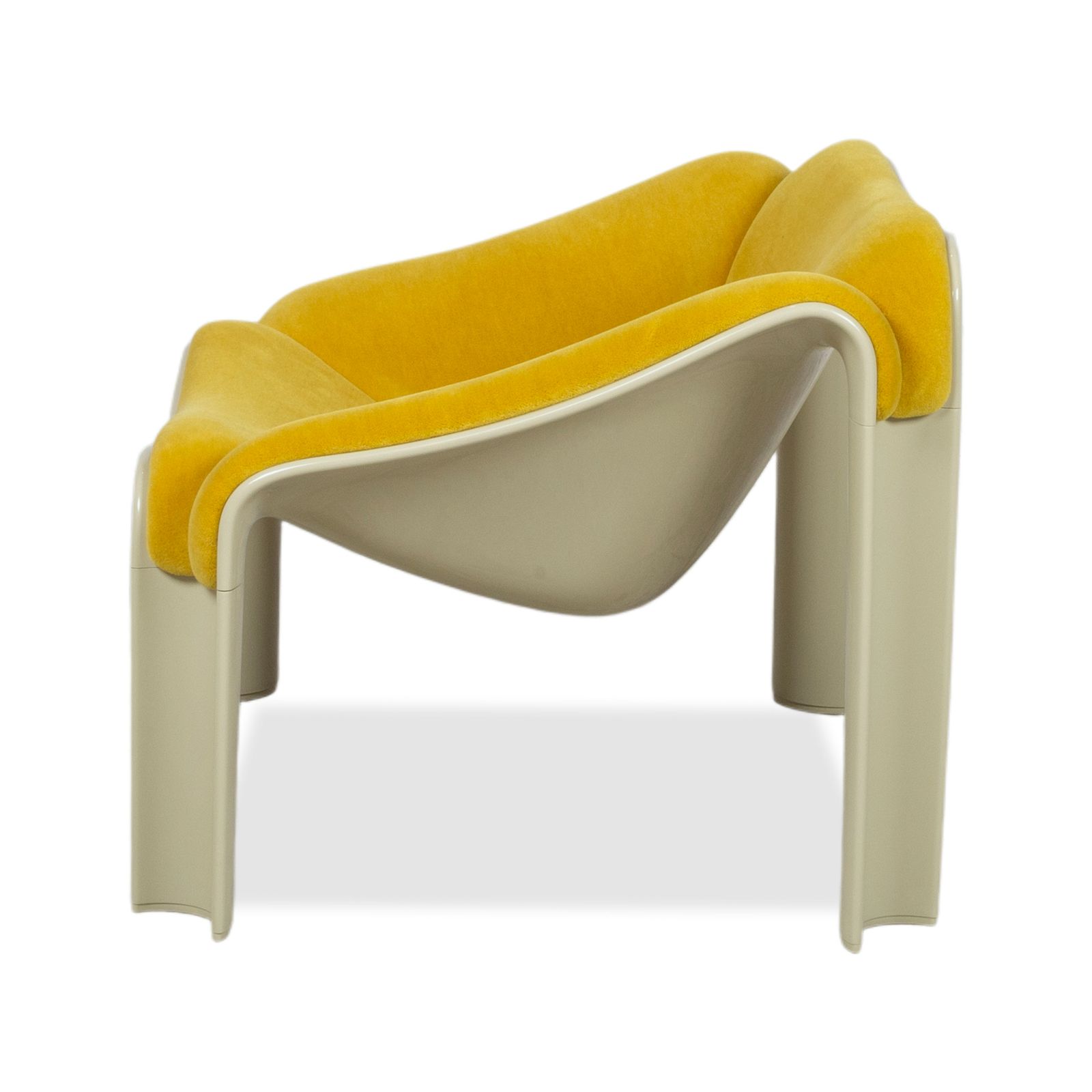 Furniture Gubi F300 Fabric Armchair Yellow Cream Eggshell photo
