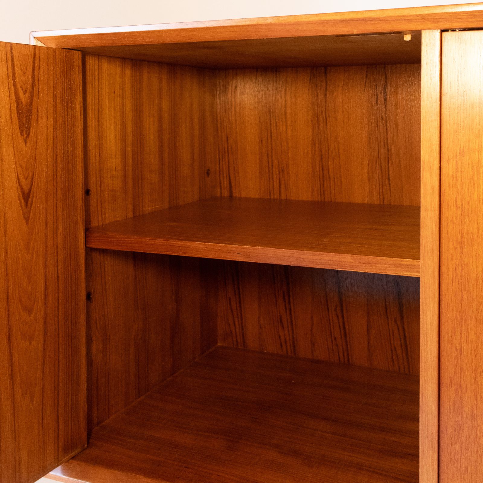 2900.0 Mid Century Modern Teak Dressoir van George Coslin voor Faram, Italië, jaren 1960 photo