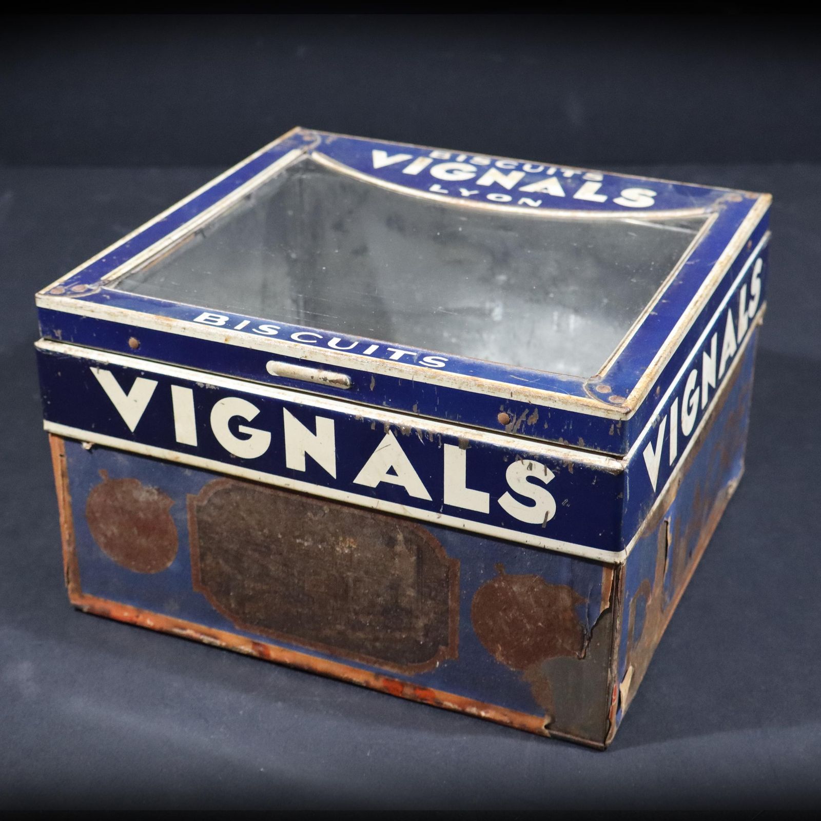 Antieke Franse reclamedoos van blik met venster, Vignals Biscuit