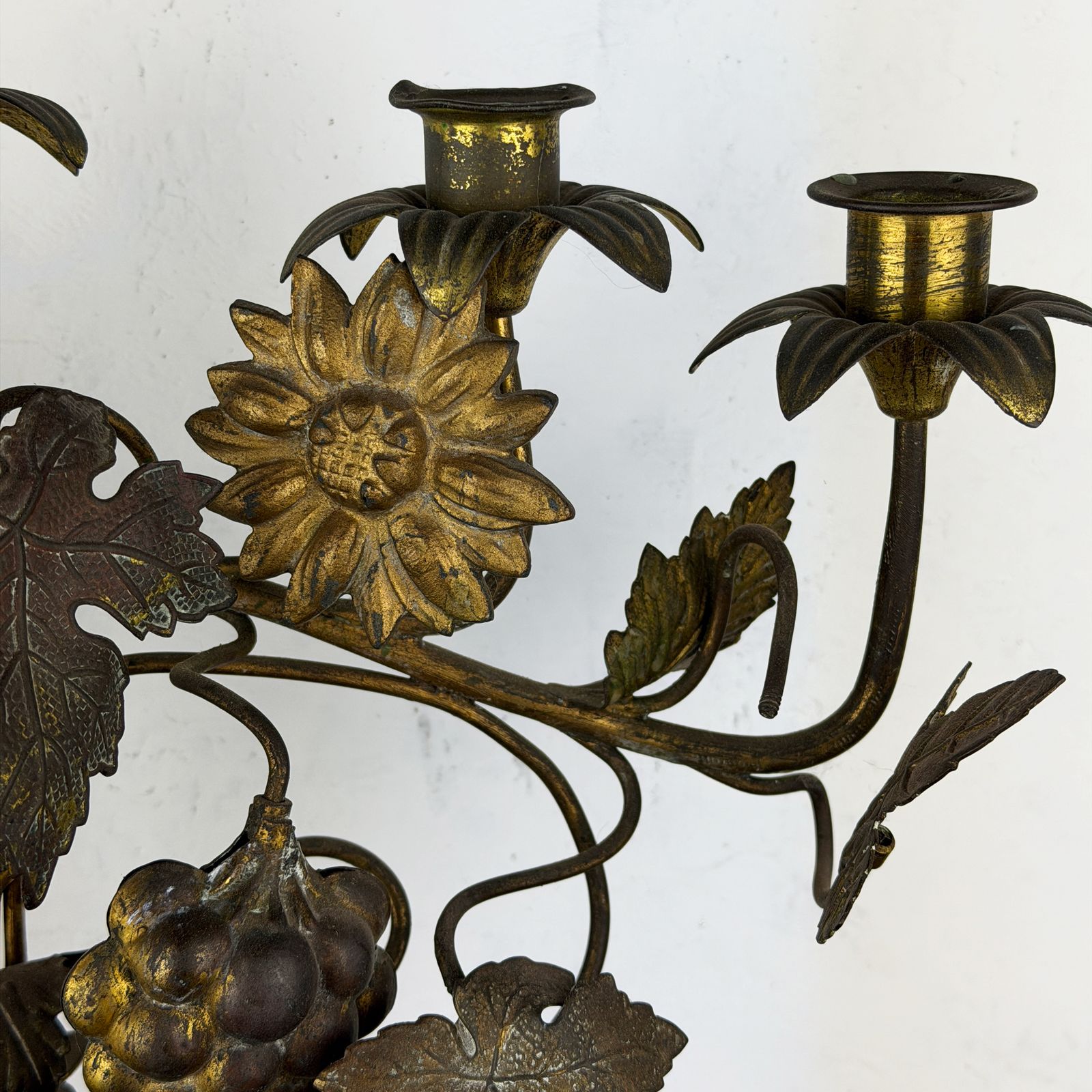 photo for sale Antieke Franse Kandelaar, Kerkelijke Kaarsenhouder met Bloemen en Druiven