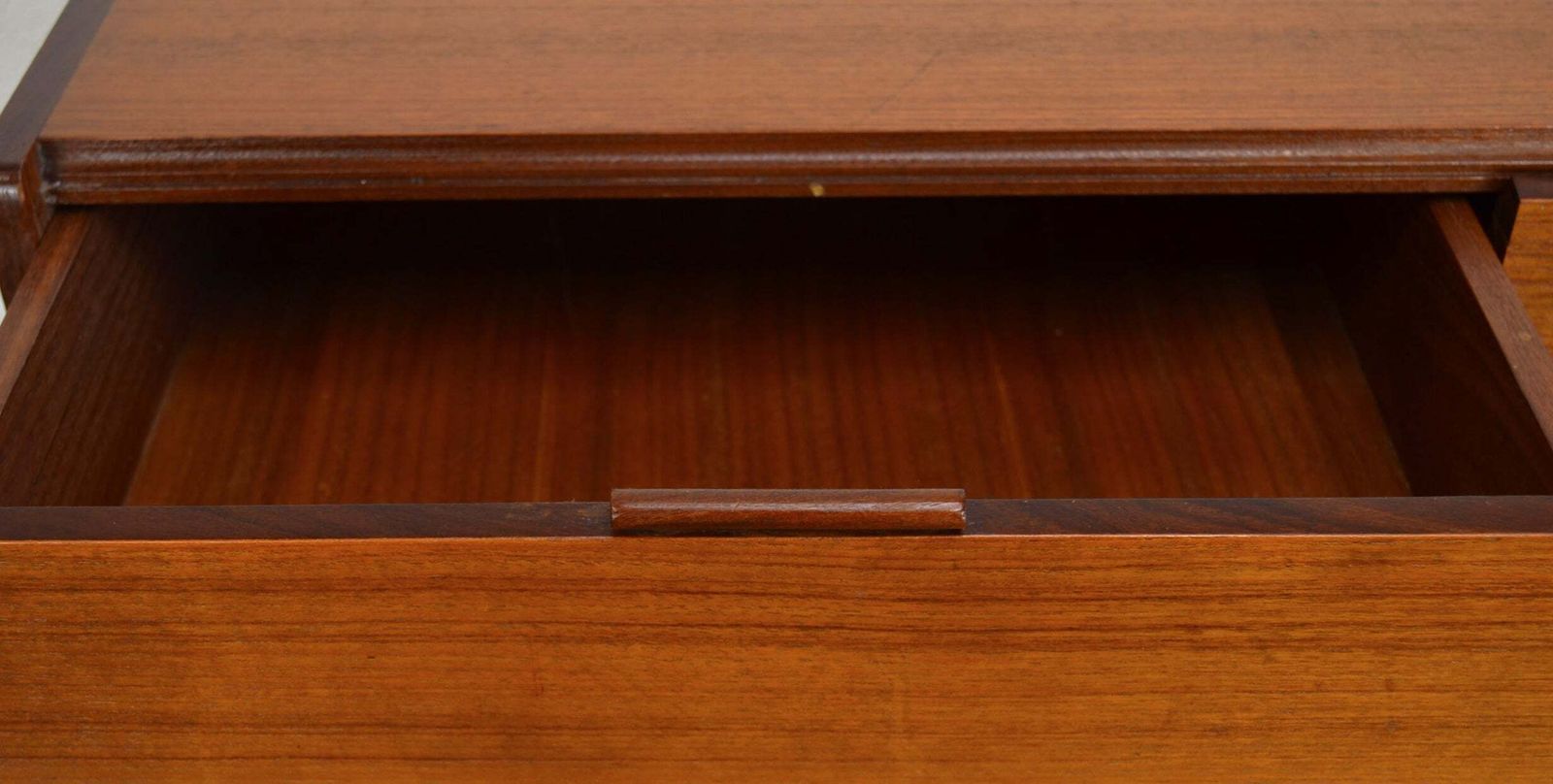 A Vintage Beaver & Tapley Floating Drawer/Desk photo 175.0