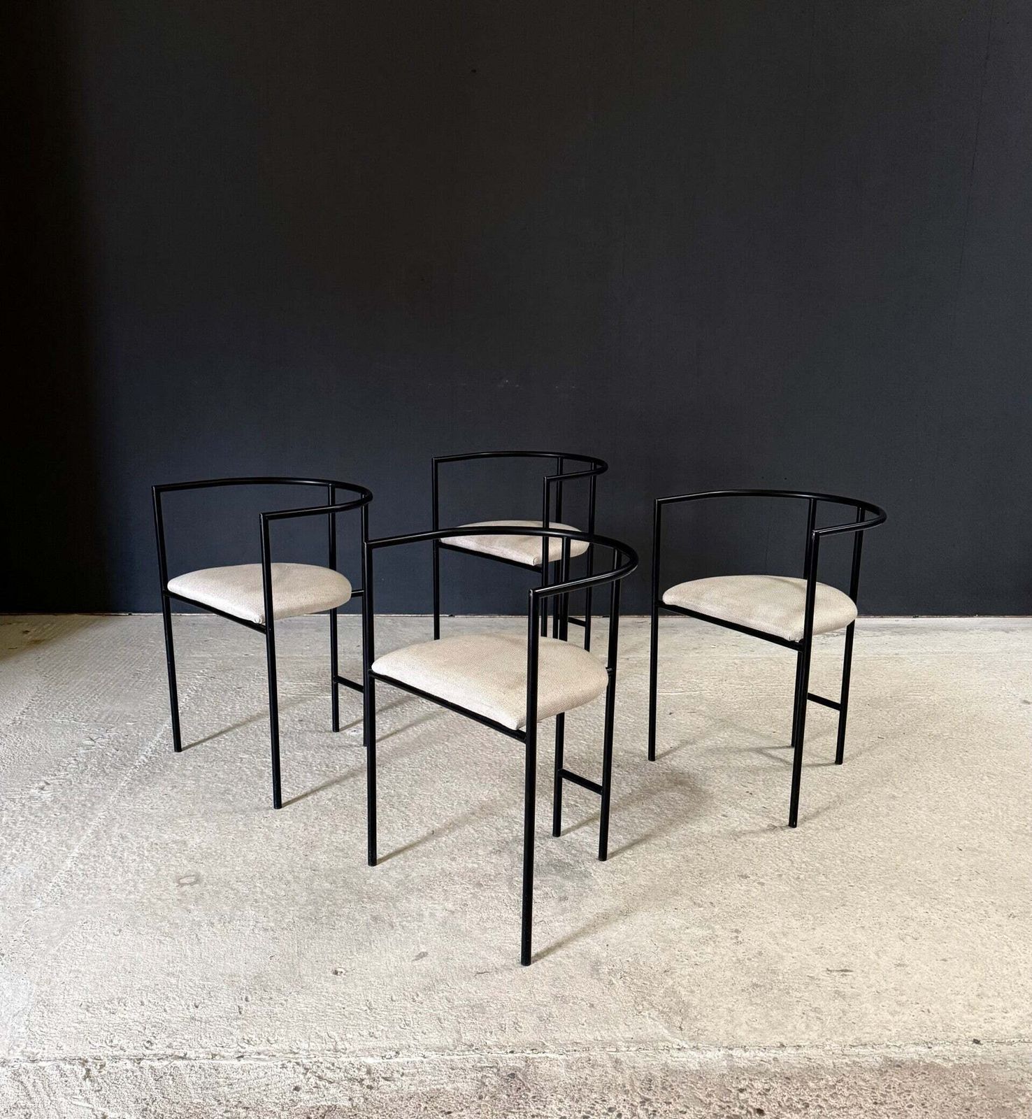 Postmodern Design 'Tokyo' Dining Chairs by Rodney Kinsman voor Bieffeplast, Italië jaren 1980 photo furniture