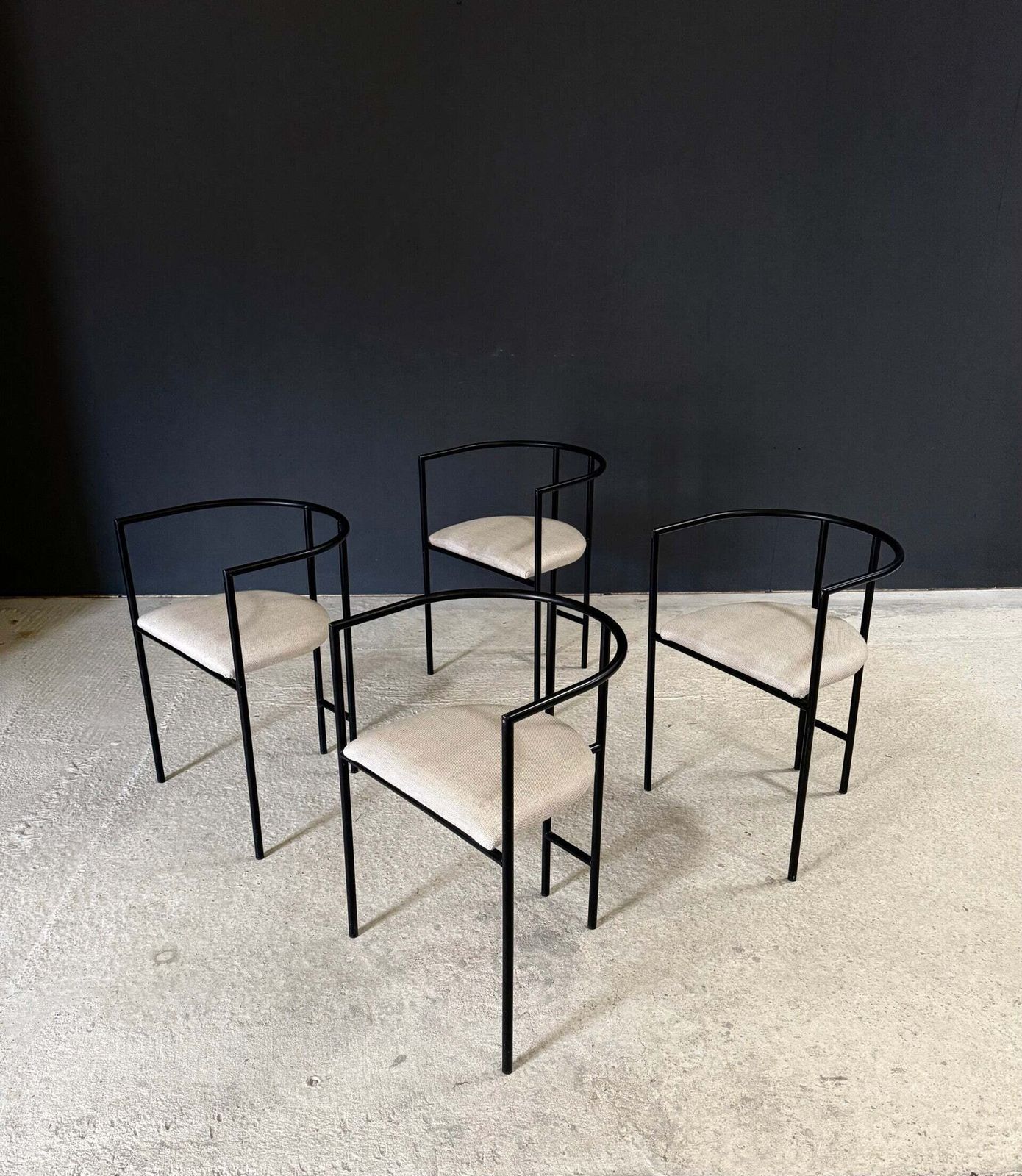 Postmodern Design 'Tokyo' Dining Chairs by Rodney Kinsman voor Bieffeplast, Italië jaren 1980 photo buy