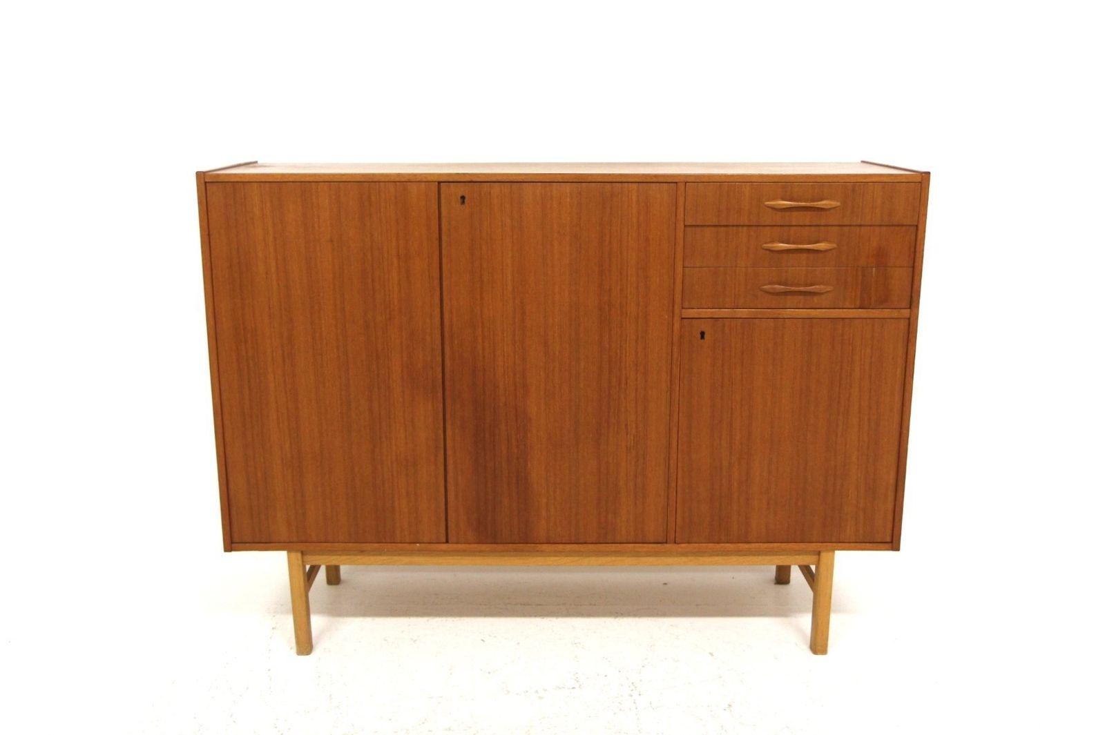Buffet scandinave en teck, Suède, 1960 photo furniture