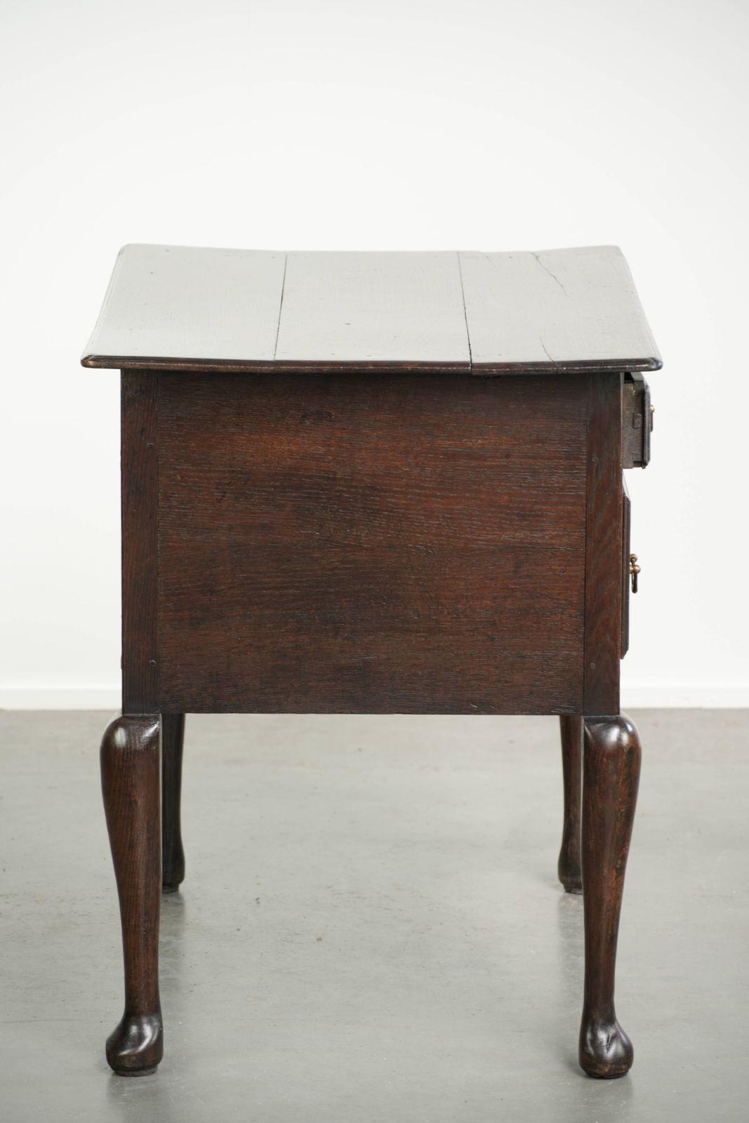 Elegant 18th Century English Oak Lowboy/Side Table With A Luxurious Appearance photo Furniture