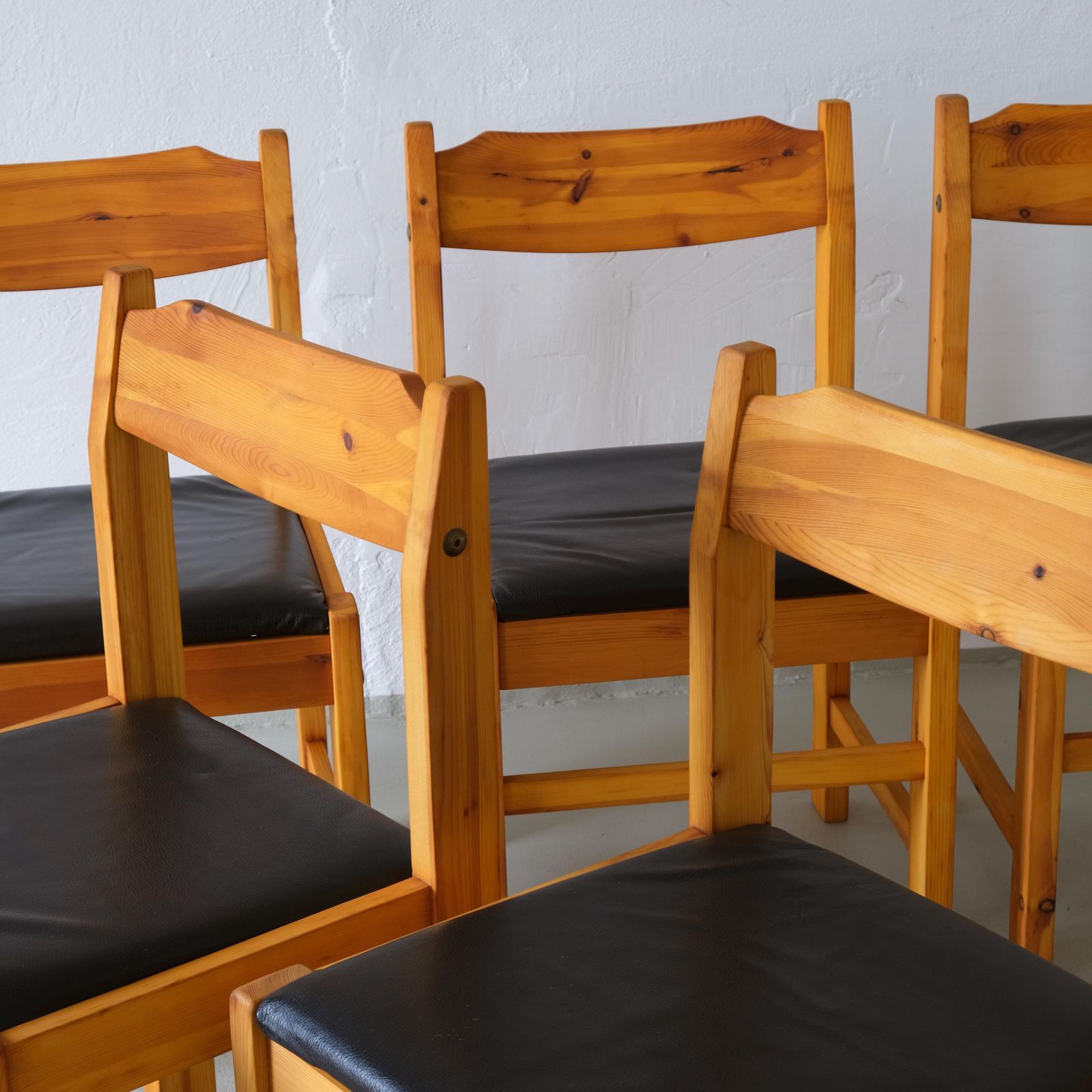 6 Minimalistische Massief Grenen Stoelen | jaren 1970 photo furniture