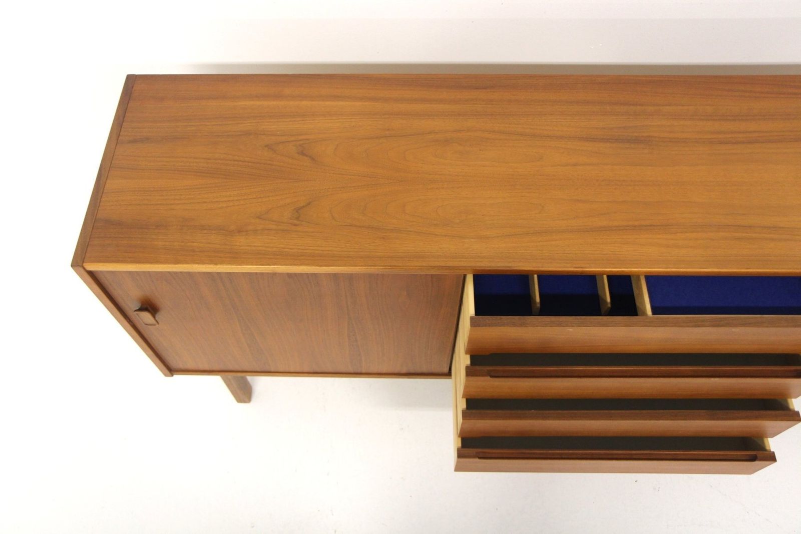 Buffet scandinave Arild en noyer, par Nils Jonsson pour Troeds, Suède, 1960 photo 2140.0