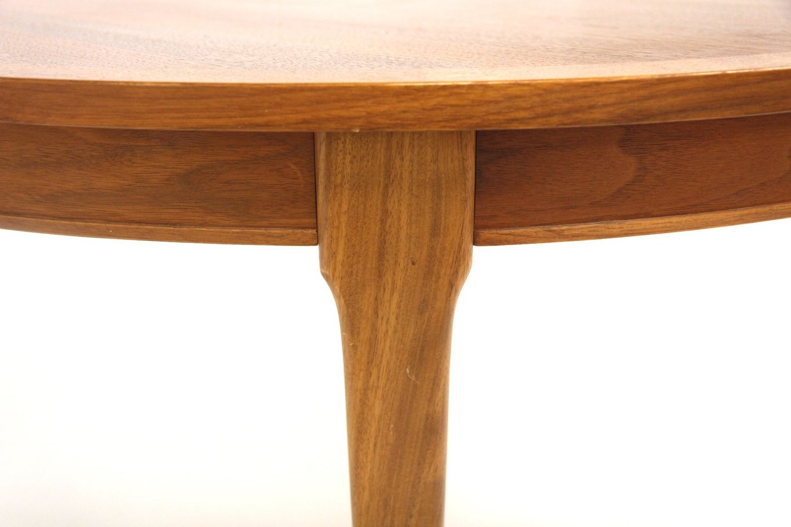 Table à manger scandinave en noyer, Suède, 1960 photo 1241.0