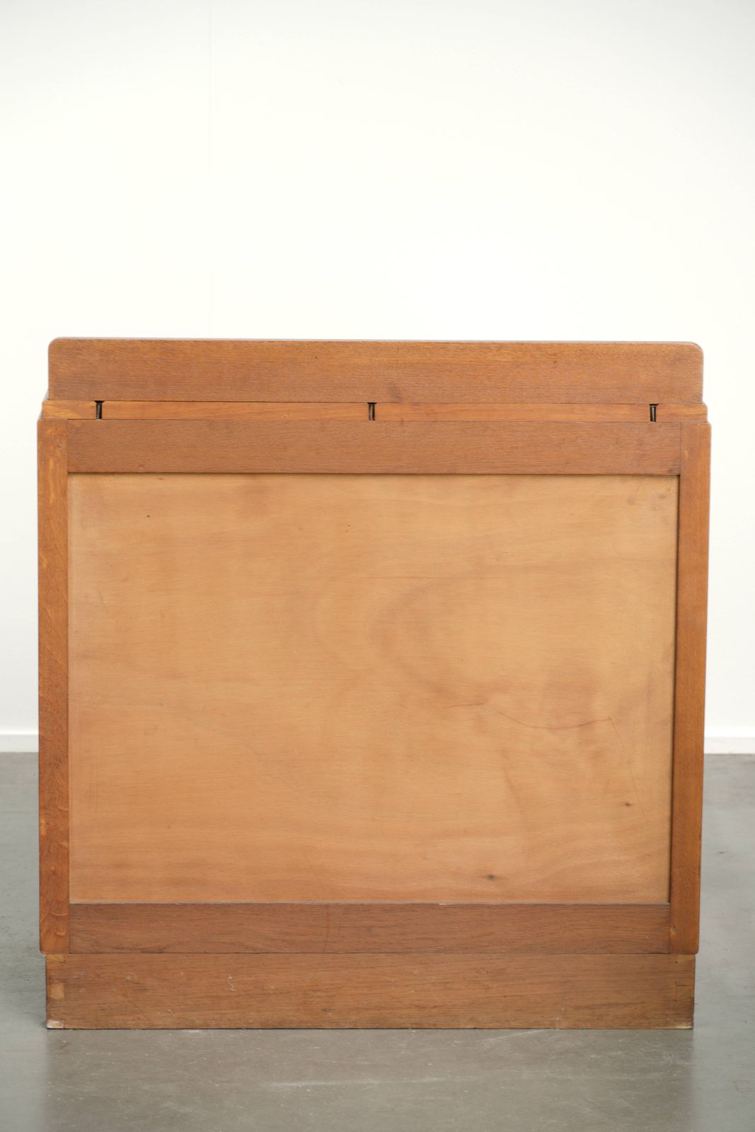 Very Nice Subtle Dutch Oak Amsterdam School Cabinet / Art Deco Cabinet With Glass Doors And Very Nice Details photo 832.0