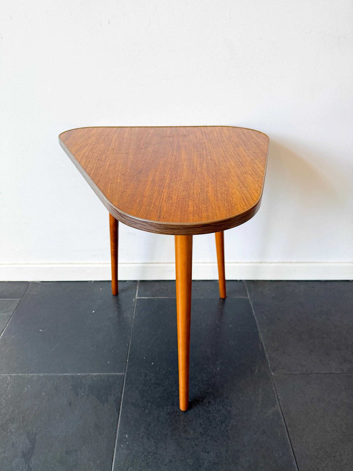 Grote asymmetrische houten salontafel / bijzettafel, Mid-Century Modern, jaren 1960 photo 219.0