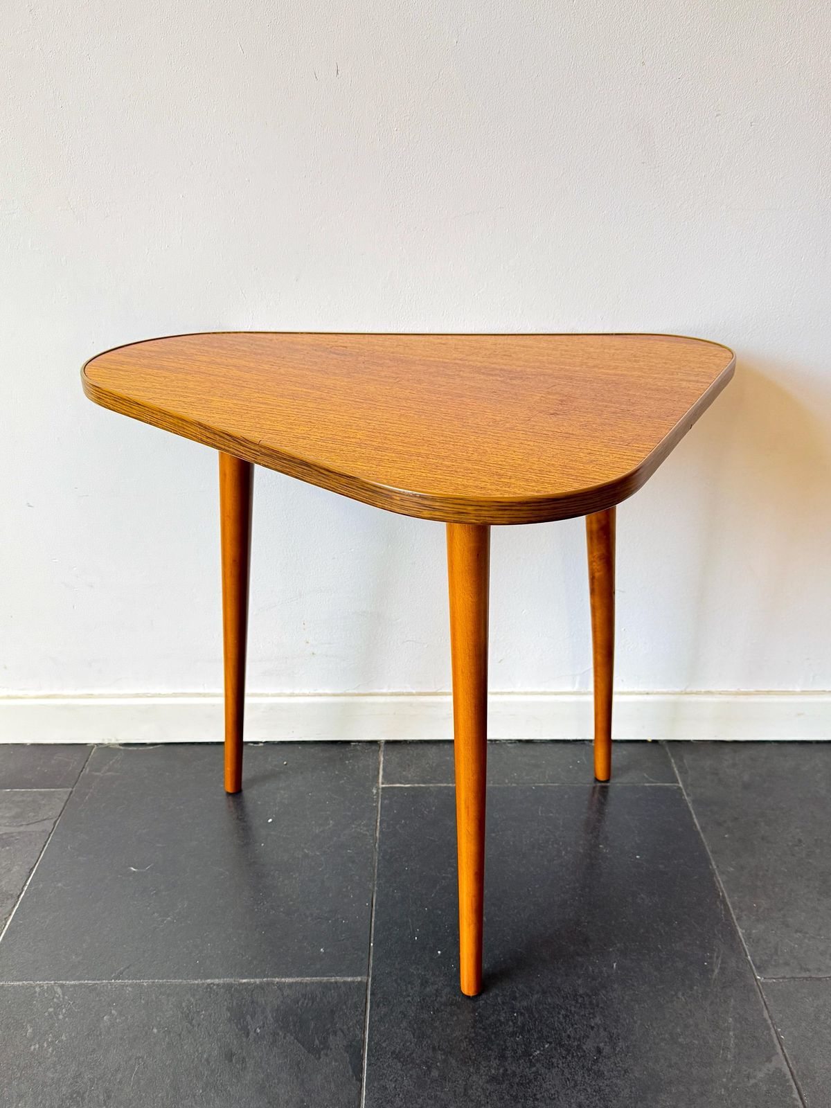 Grote asymmetrische houten salontafel / bijzettafel, Mid-Century Modern, jaren 1960 photo buy