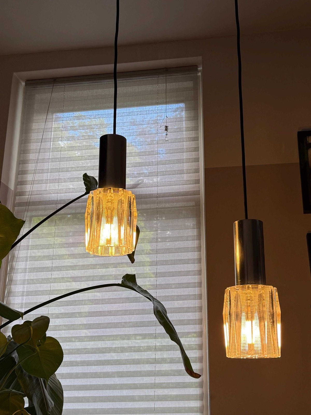 Vintage Paar Gestructureerde Glazen Hanglampen | Mid-Century Modern, 1960/70s photo buy