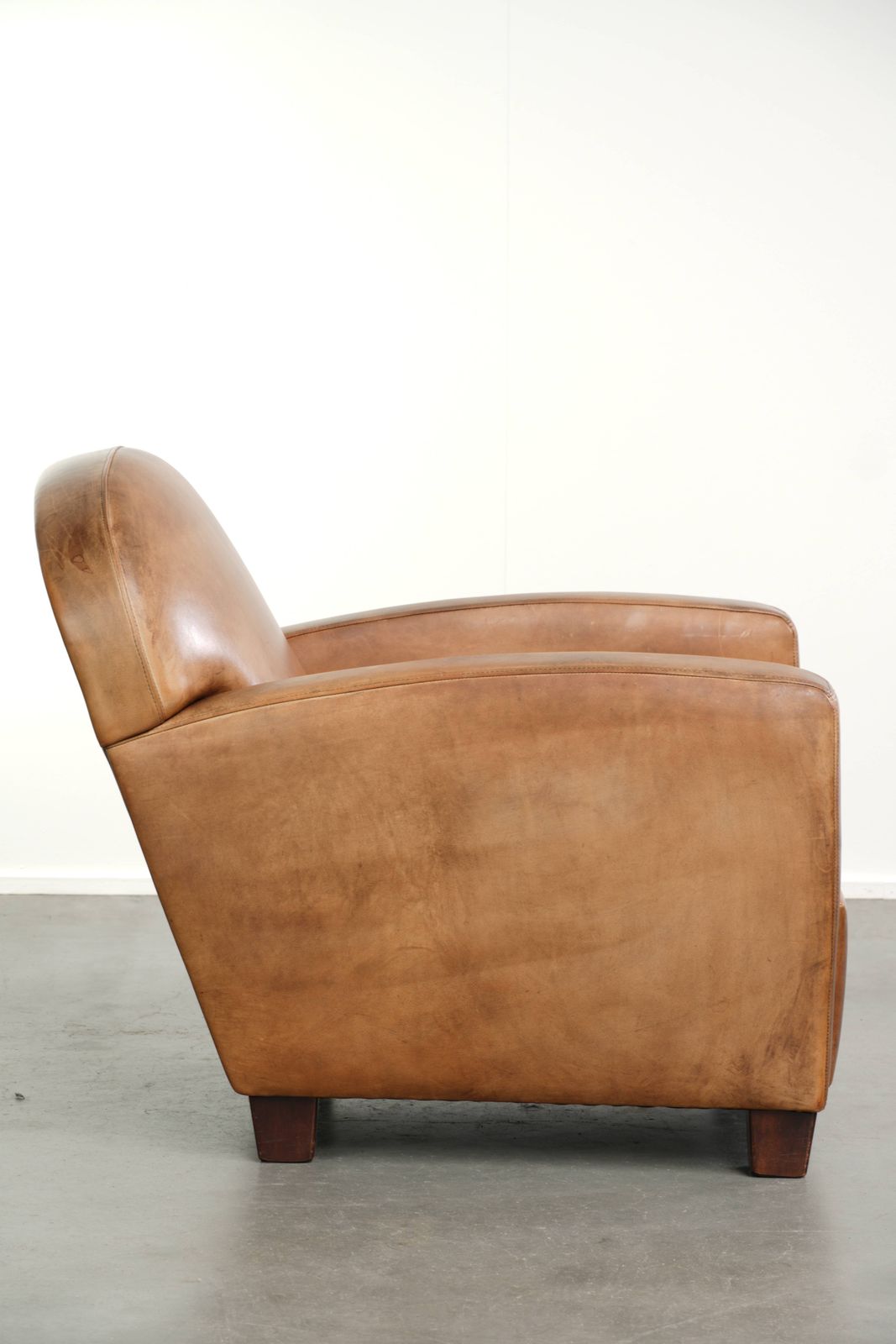 Strak Vormgegeven Designer Fauteuil van Schapenleer photo for sale