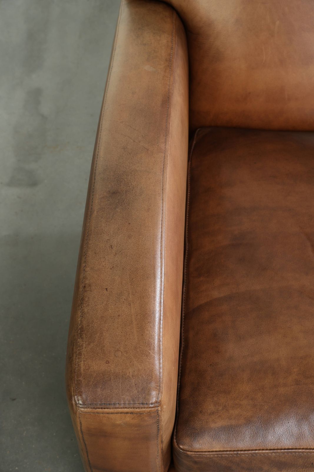 Beautiful, Sleekly Designed Sheepskin Leather Designer Armchair With A Great Appearance photo buy