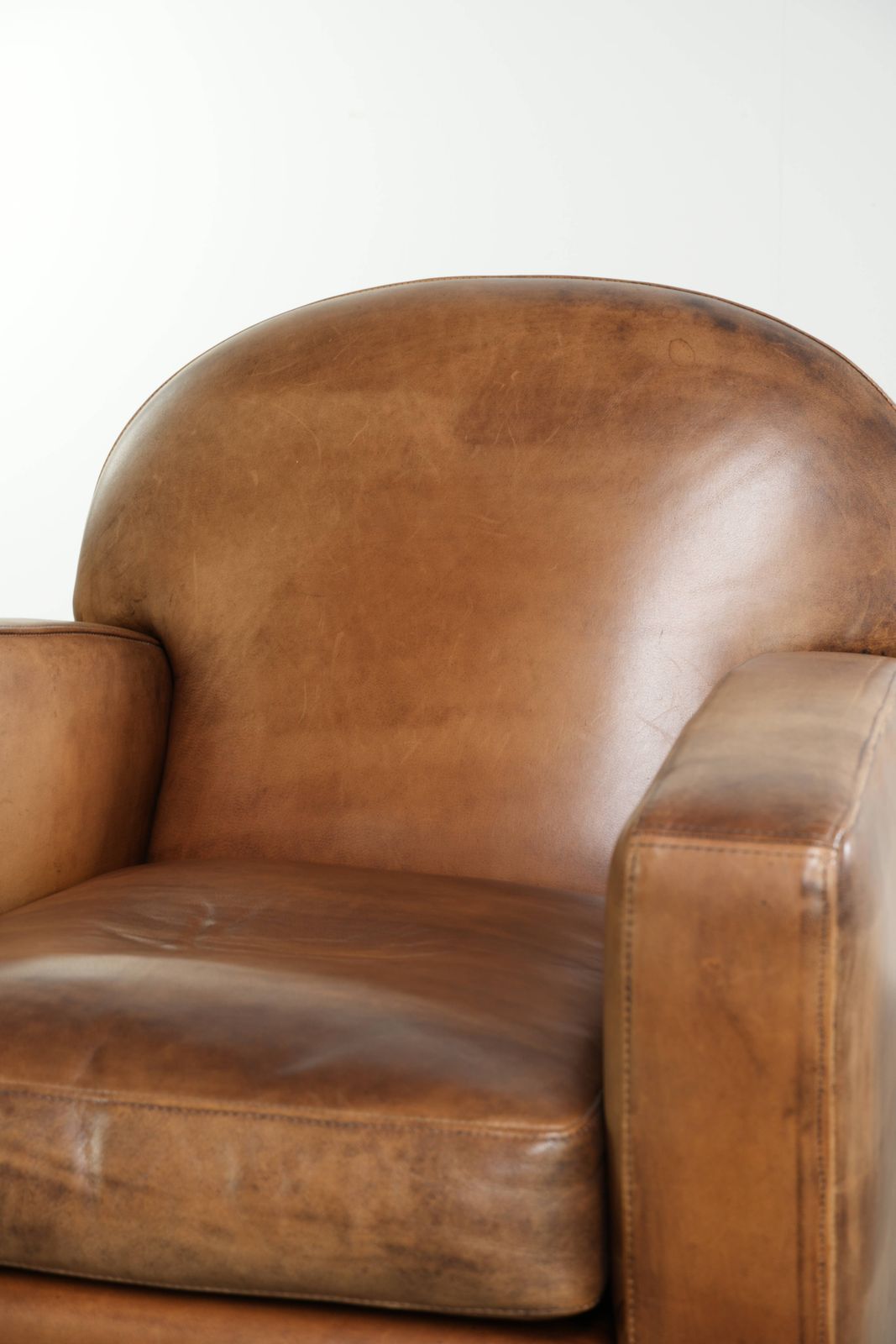 photo for sale Strak Vormgegeven Designer Fauteuil van Schapenleer
