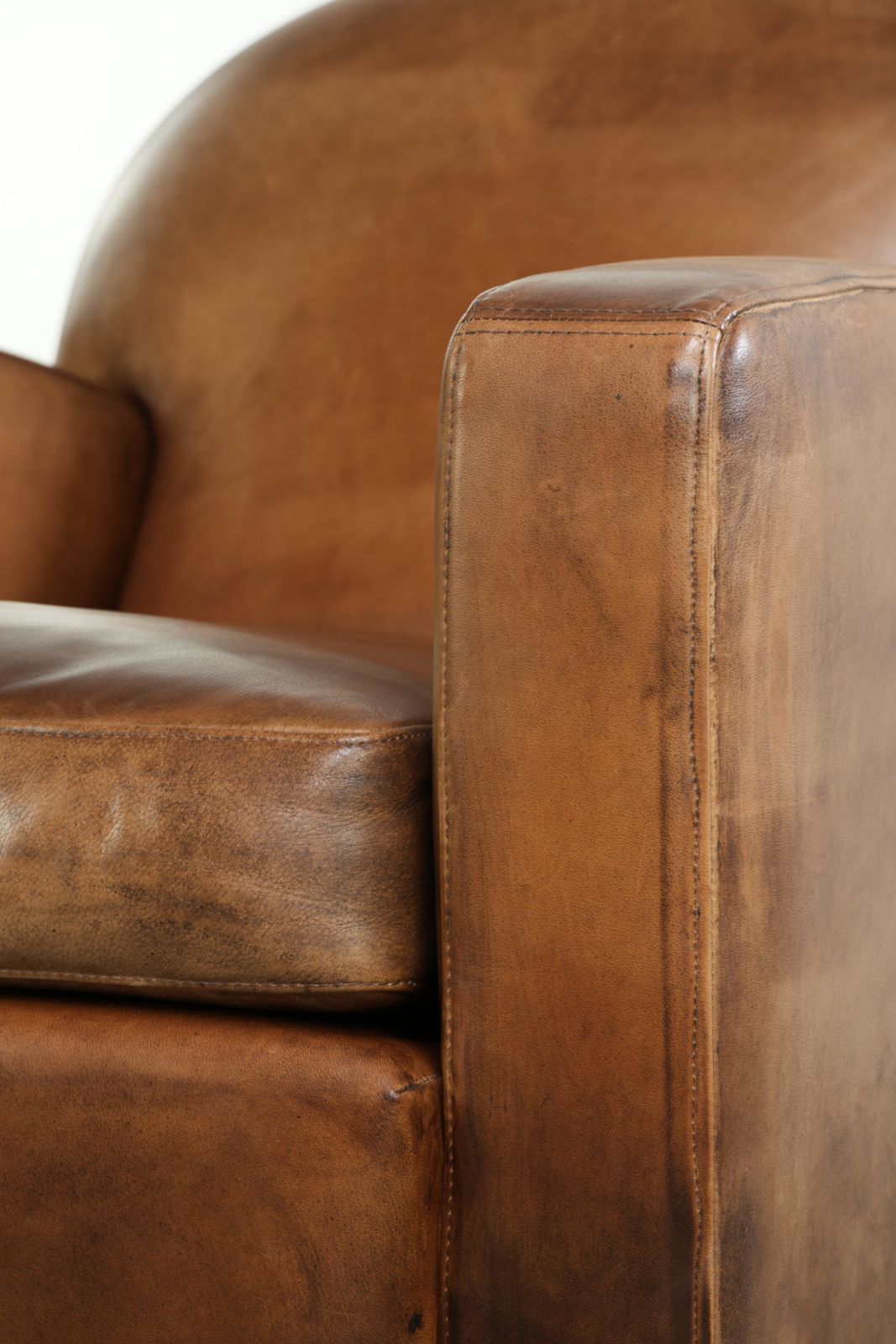 1091.0 Strak Vormgegeven Designer Fauteuil van Schapenleer photo