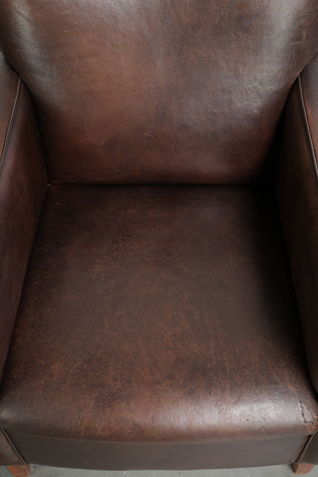 Set Vintage Fauteuils met Schapenvacht, Donkere Kleur en Engels Design photo 1542.0