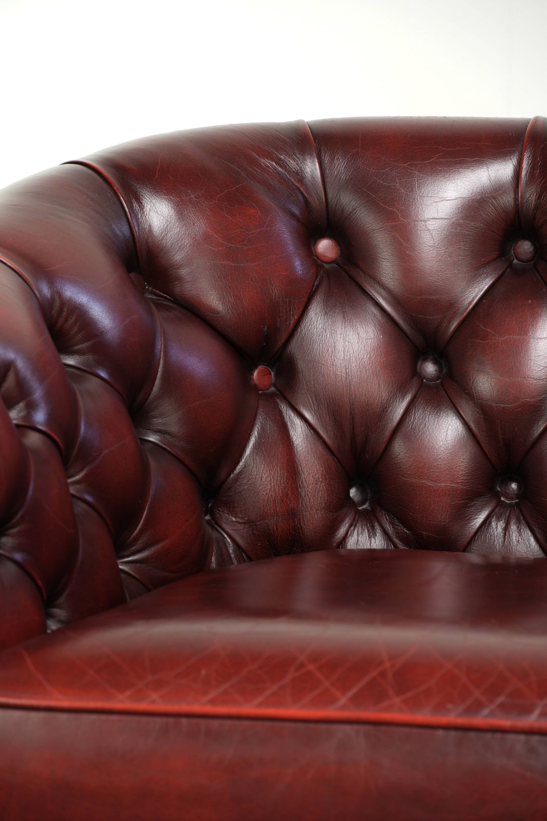 Furniture Nice, Subtle Cowhide Chesterfield Club Armchair In A Sought After And Timeless Red Color. photo