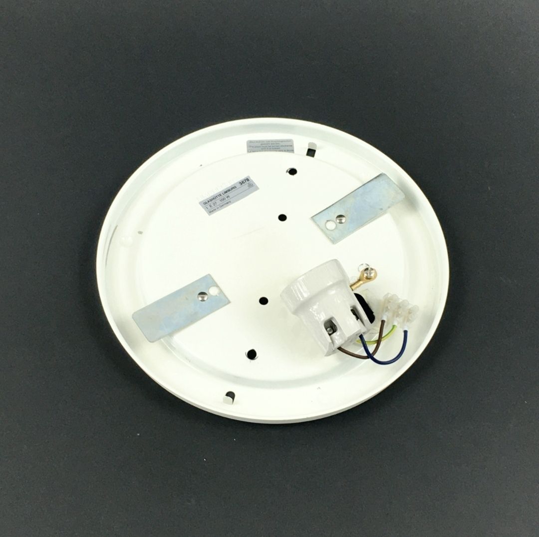 Luminaires Paire de plafonnier mid-century modern en fer blanc et verre, Limburg, Allemagne, années 1960/1970 photo