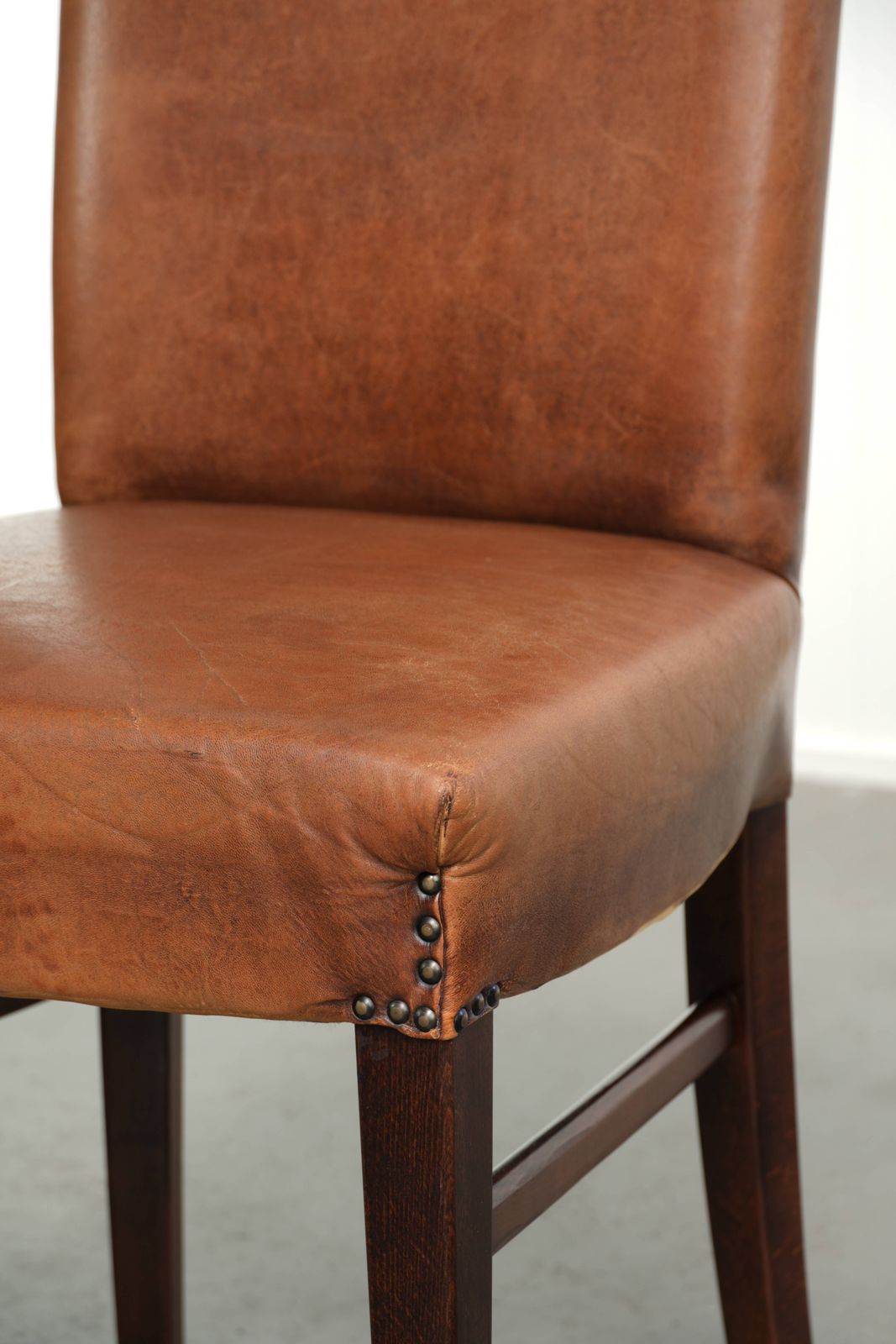 photo buy Set van 6 schapenleren eetkamerstoelen in een mooie cognackleur met fraaie patina