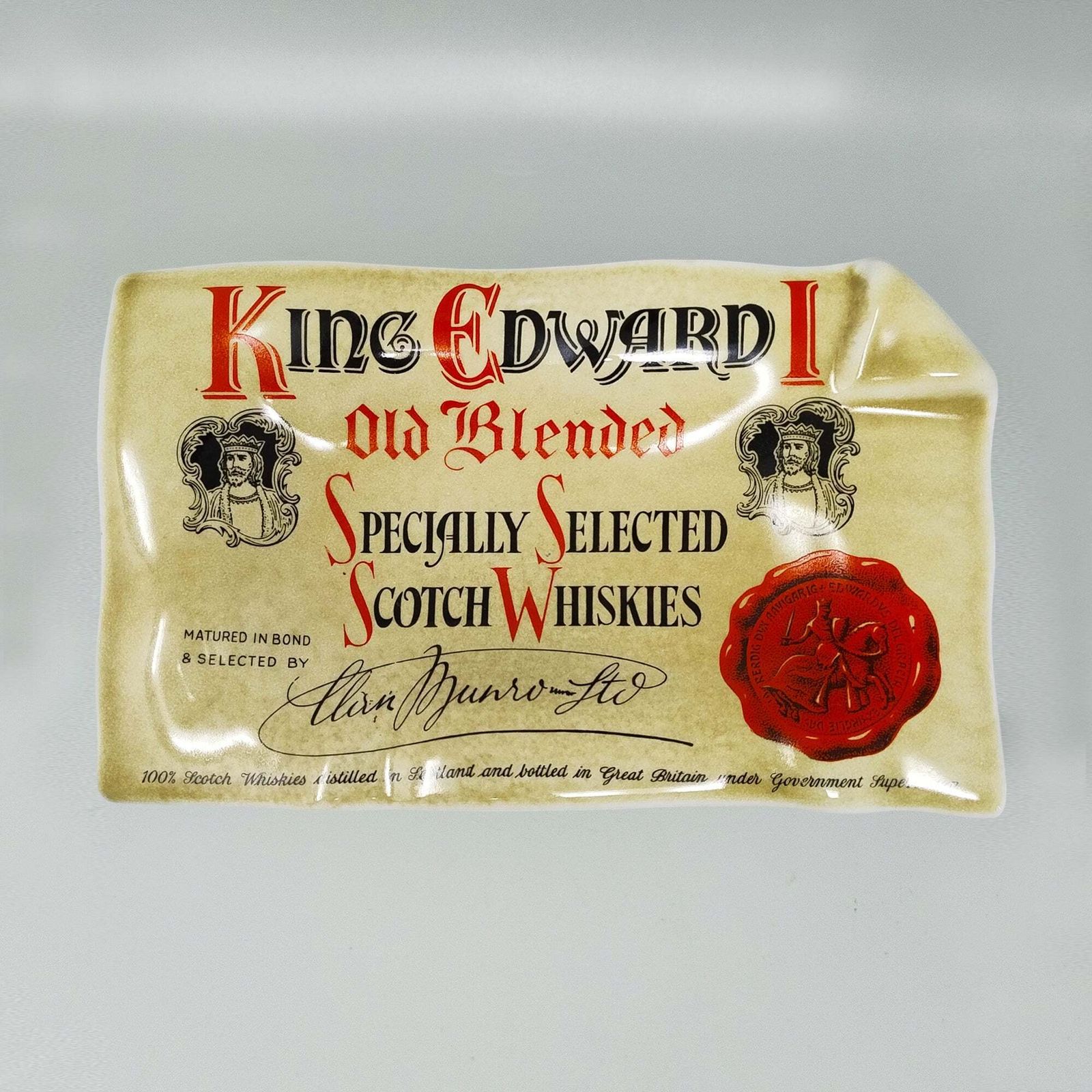 Vide-poche en porcelaine « King Edward I » par Piero Fornasetti, années 1960. Fabriqué en Italie. photo vinterior