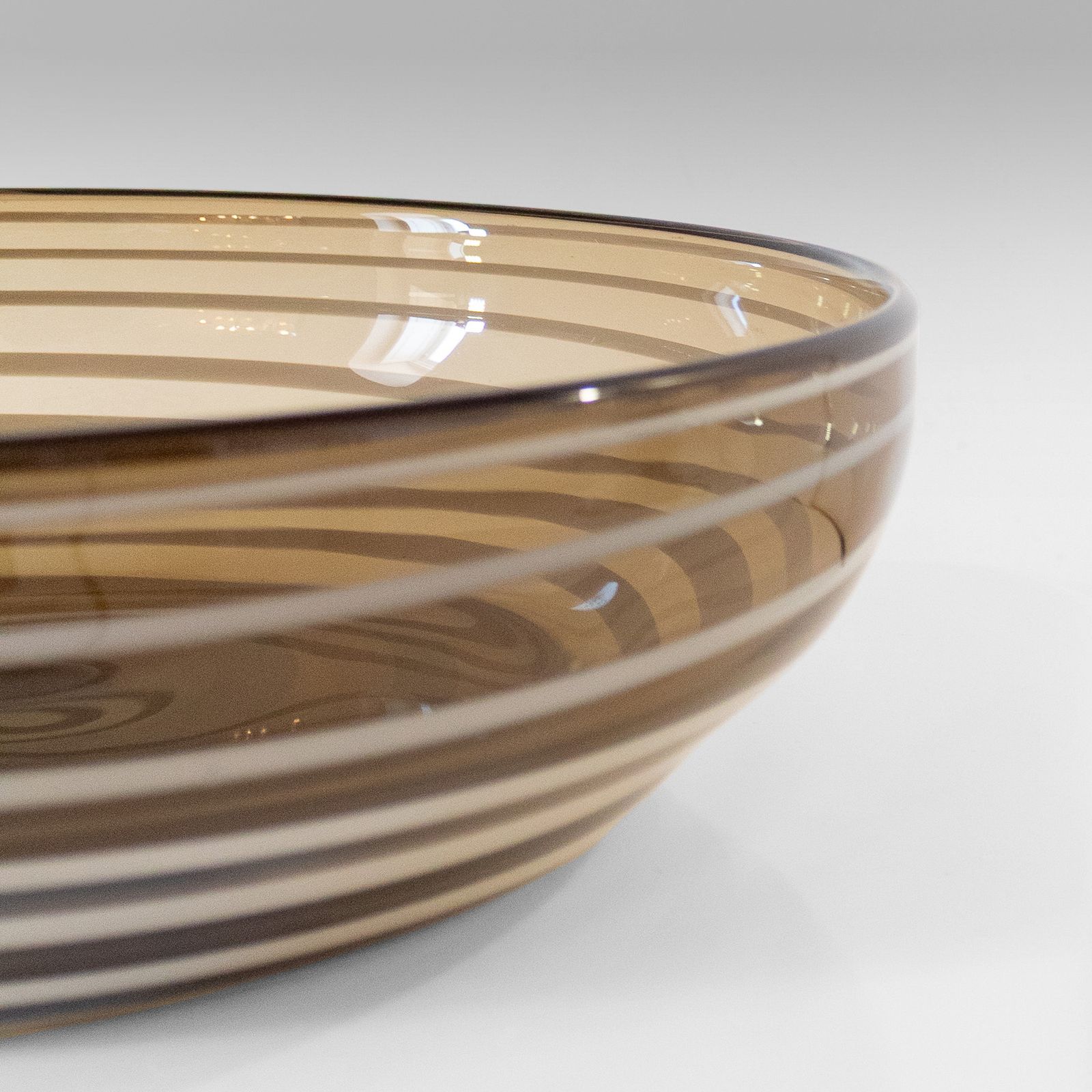 Venini Style Murano Sommerso Glass Centerpiece Bowl With Stripes Coffee & White photo vintage