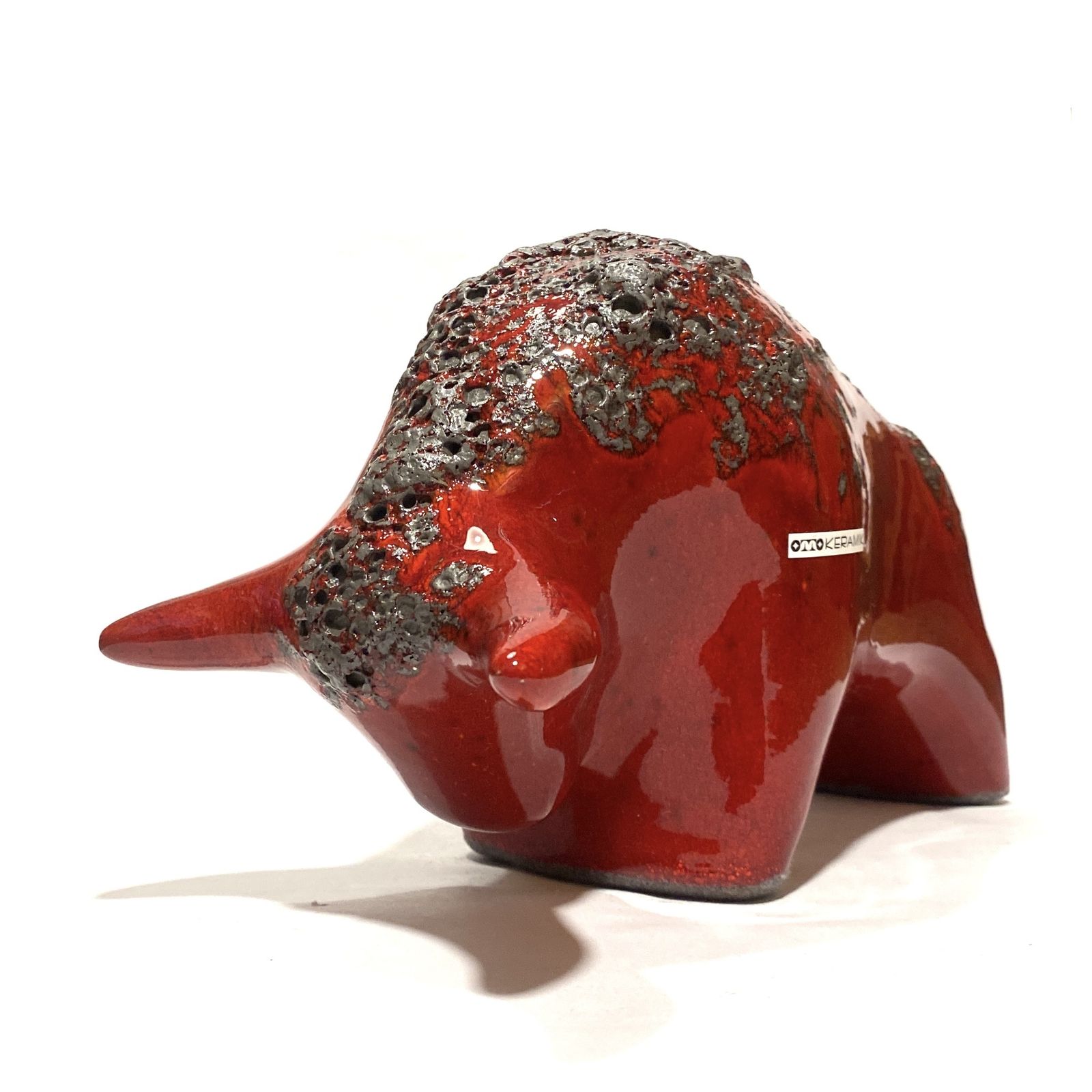 Otto Keramik stier in rode fat lava glazuur, West German Pottery stijlsculptuur photo vinterior