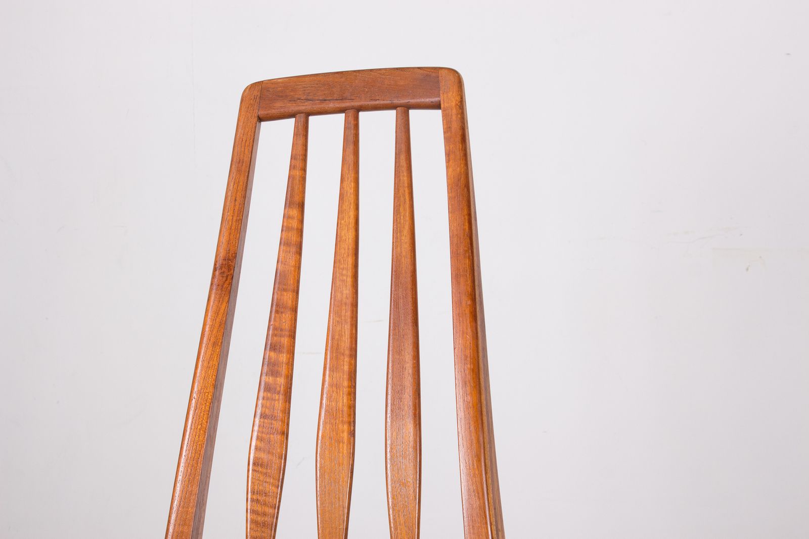 Ensemble de 6 chaises danoises en teck et cuir noir, modèle « Eva » par Niels Koefoed, 1960. photo for sale