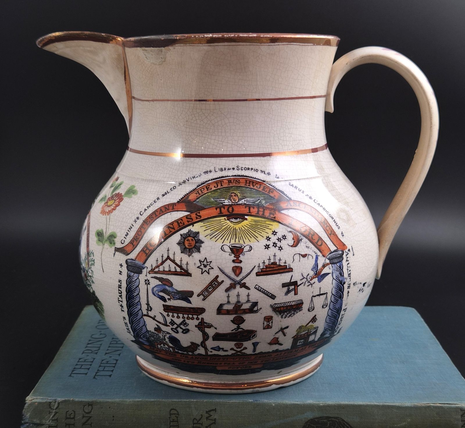 Staffordshire Orange Order Herdenkingskruik, Polychroom Aardewerk, ca. 1840-1850 photo for sale